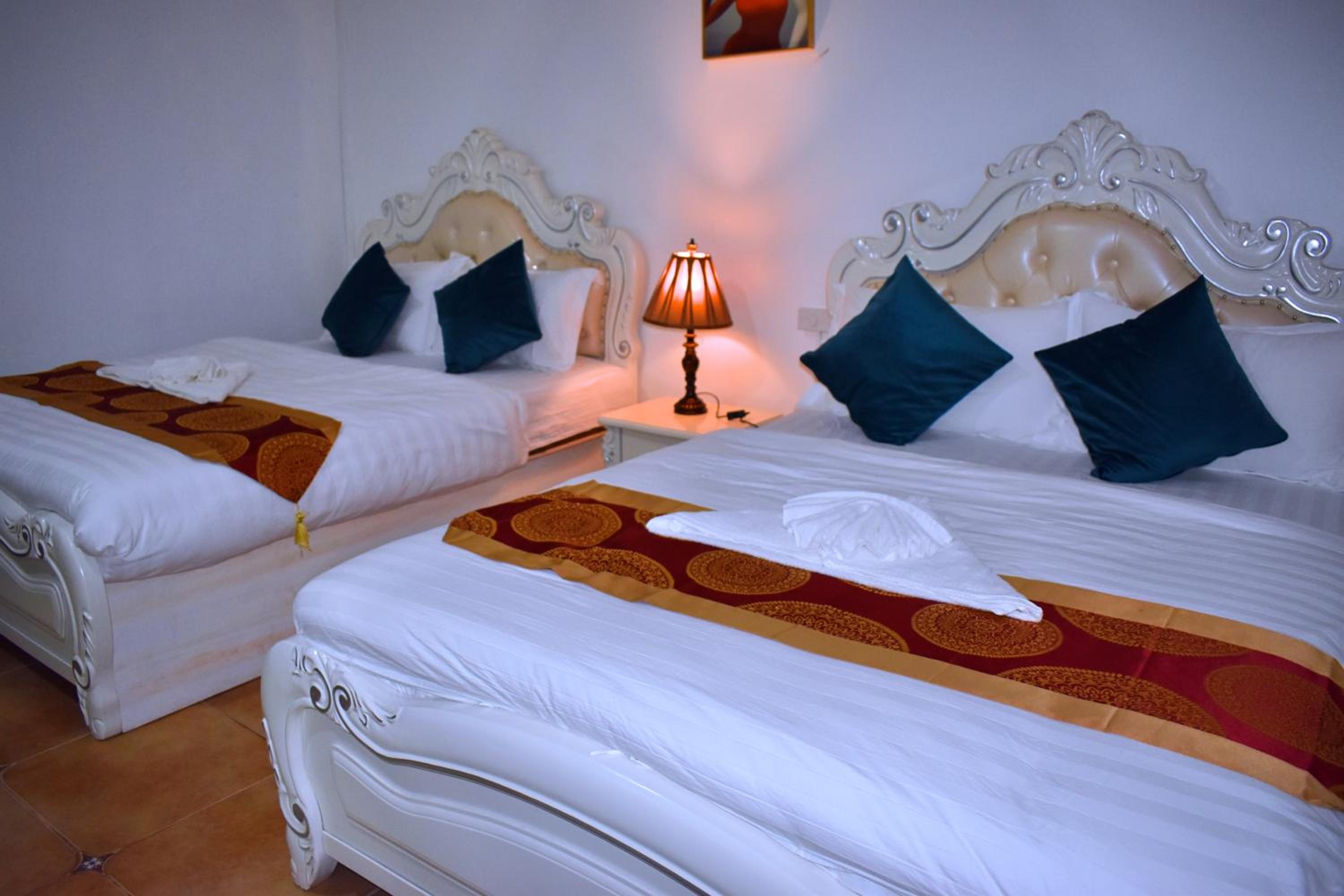 Deluxe Twin Room - Photo 19