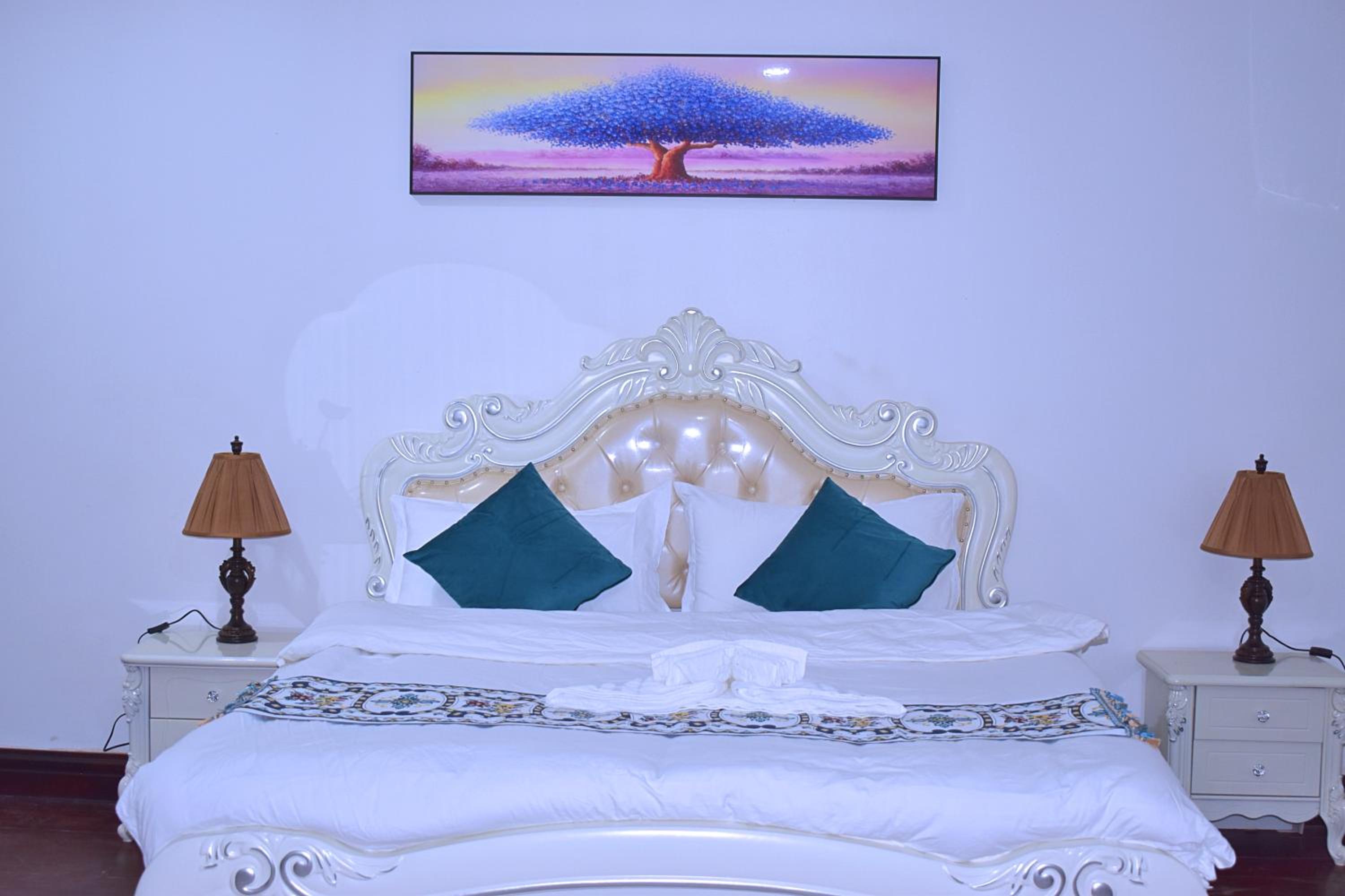 Deluxe Double Room - Photo 14