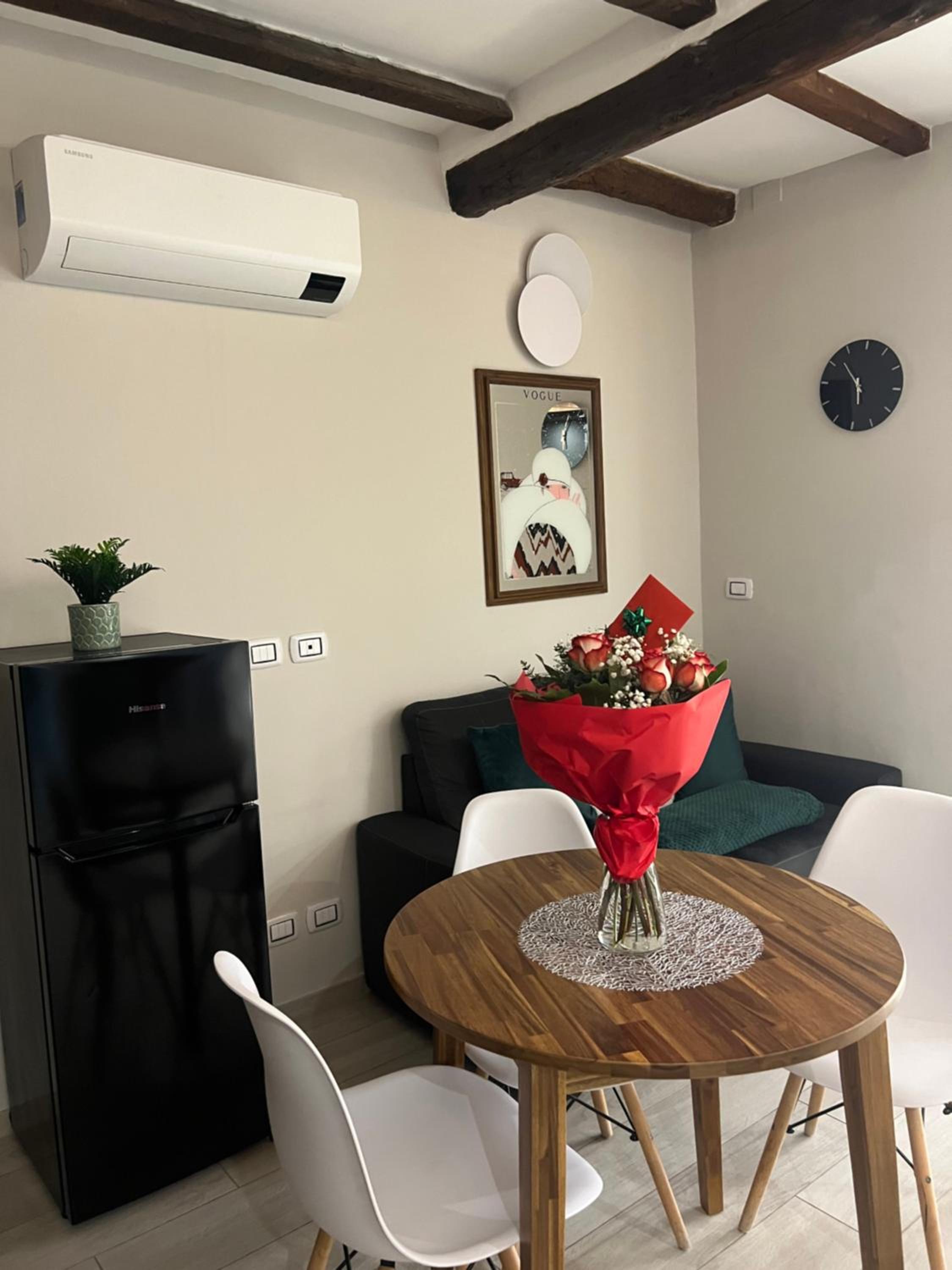 One-Bedroom Apartment - Photo 4