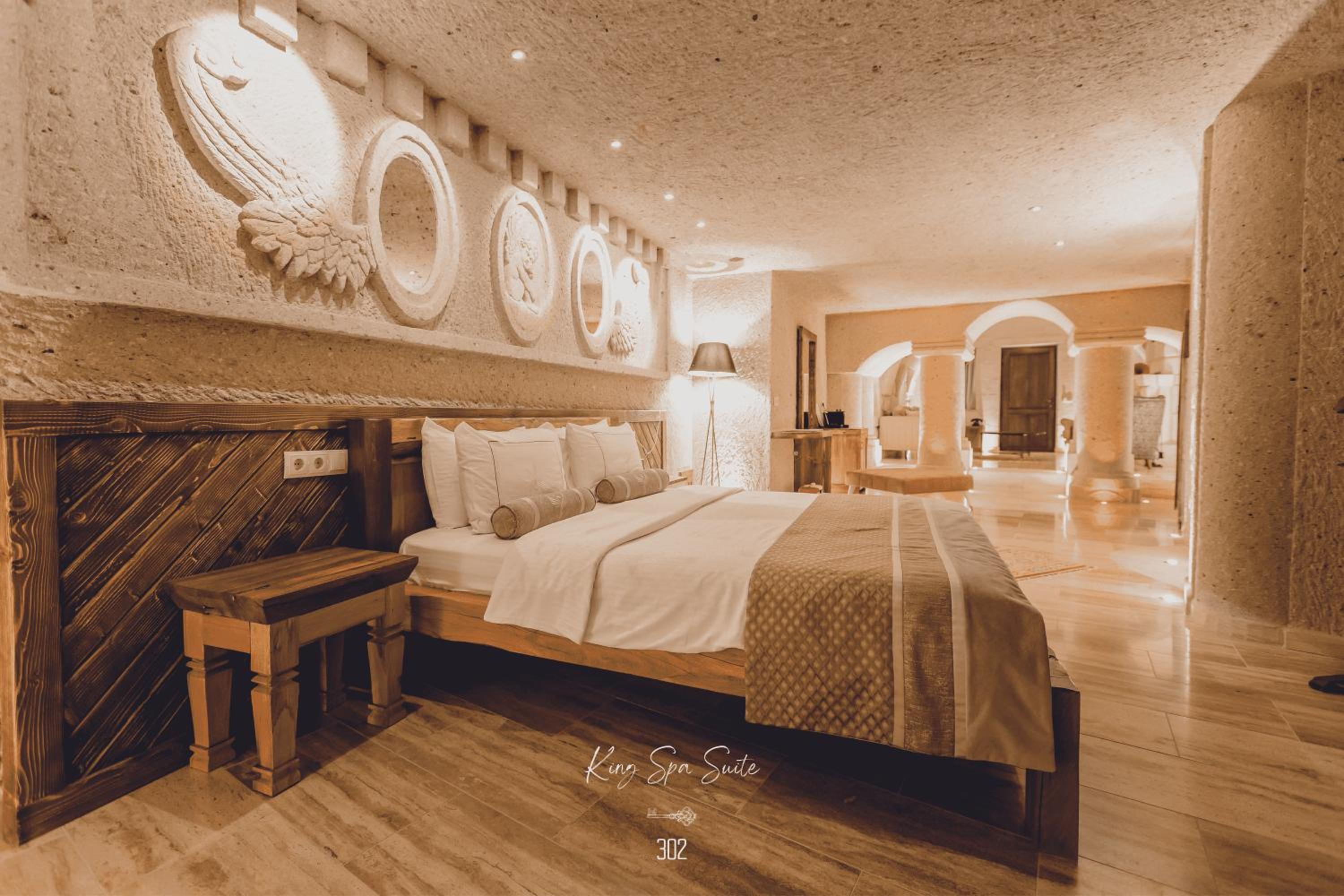 King Spa Suite (Sauna, Jacuzzi and Fire Place) - Photo 5