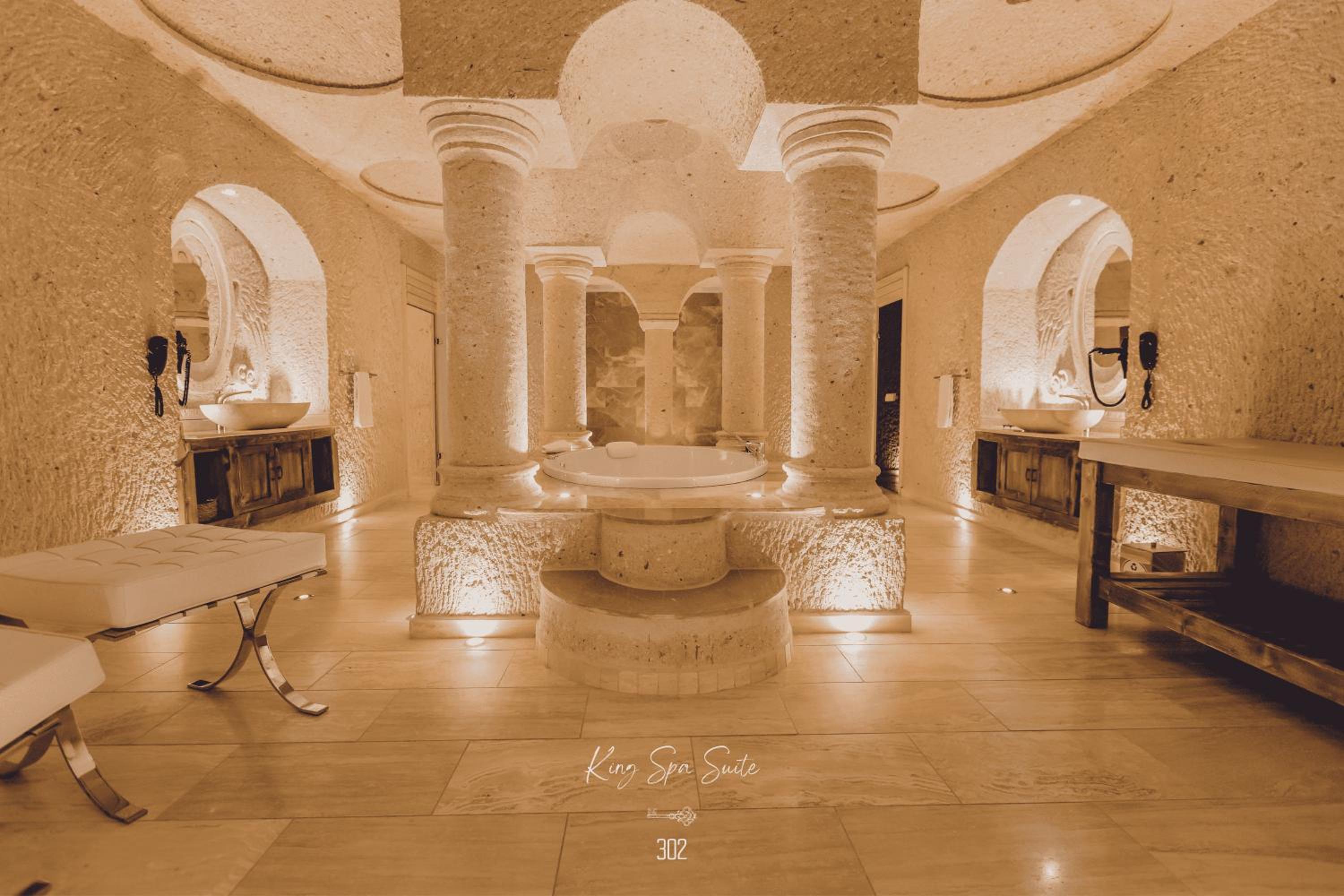 King Spa Suite (Sauna, Jacuzzi and Fire Place) - Photo 7