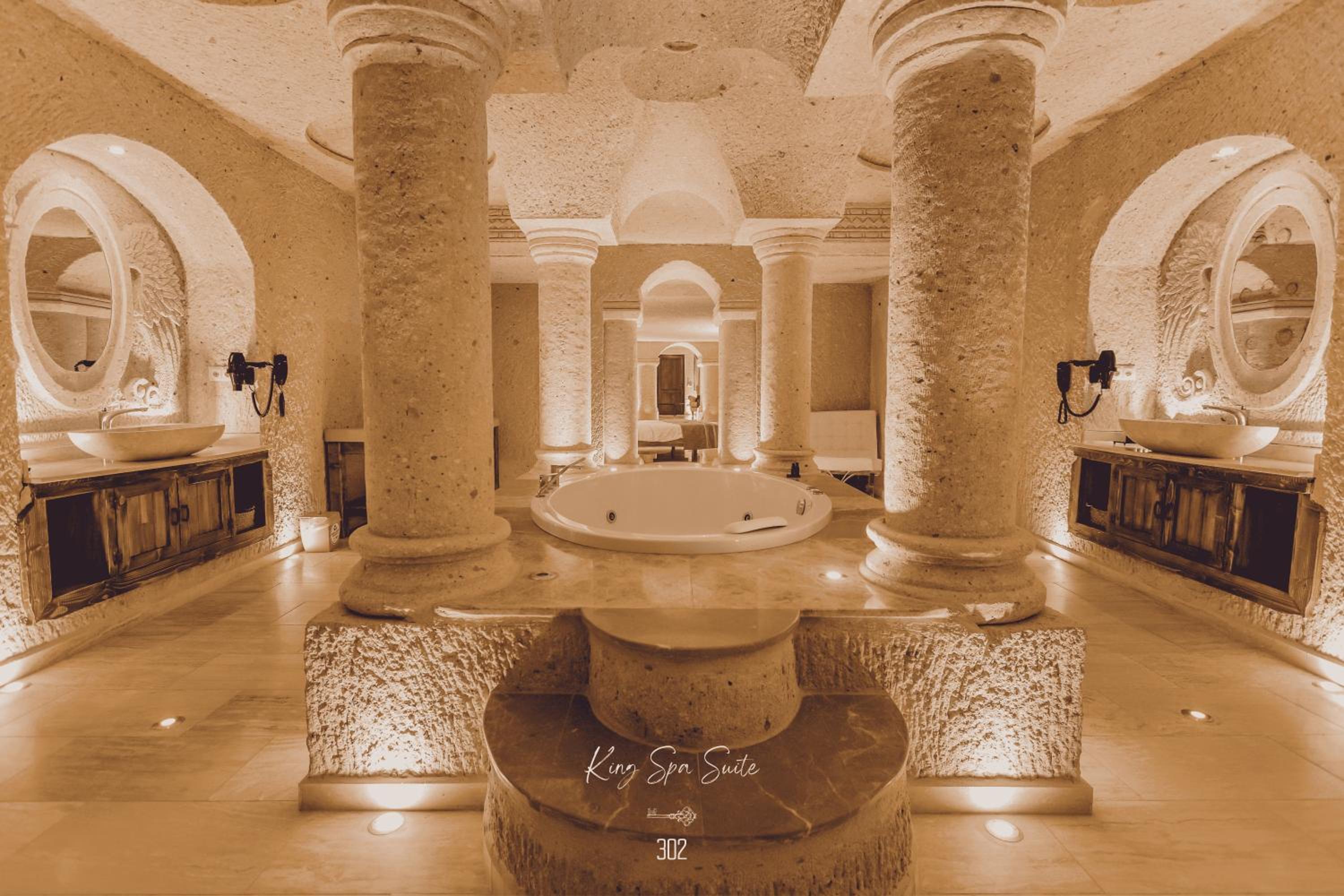 King Spa Suite (Sauna, Jacuzzi and Fire Place) - Photo 8