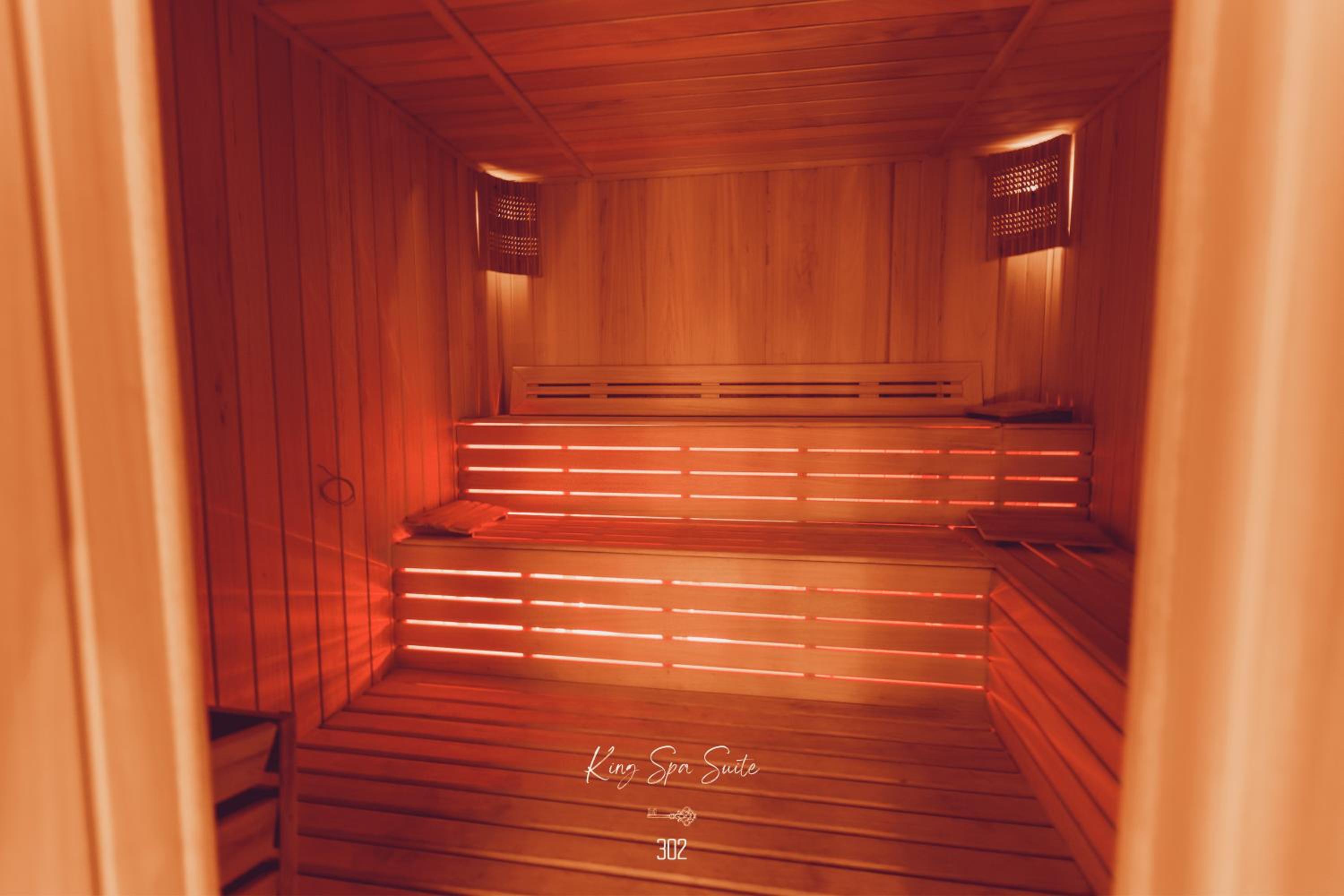 King Spa Suite (Sauna, Jacuzzi and Fire Place) - Photo 10