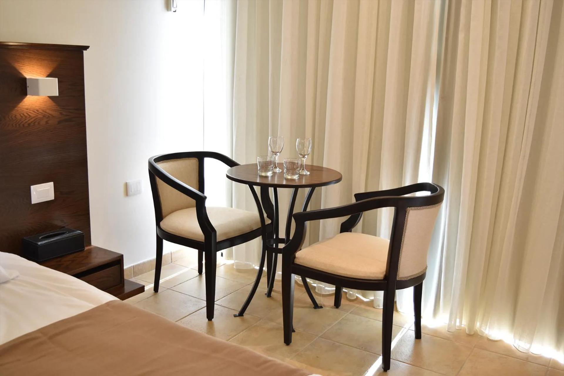 Deluxe Suite with Sea View photo 3