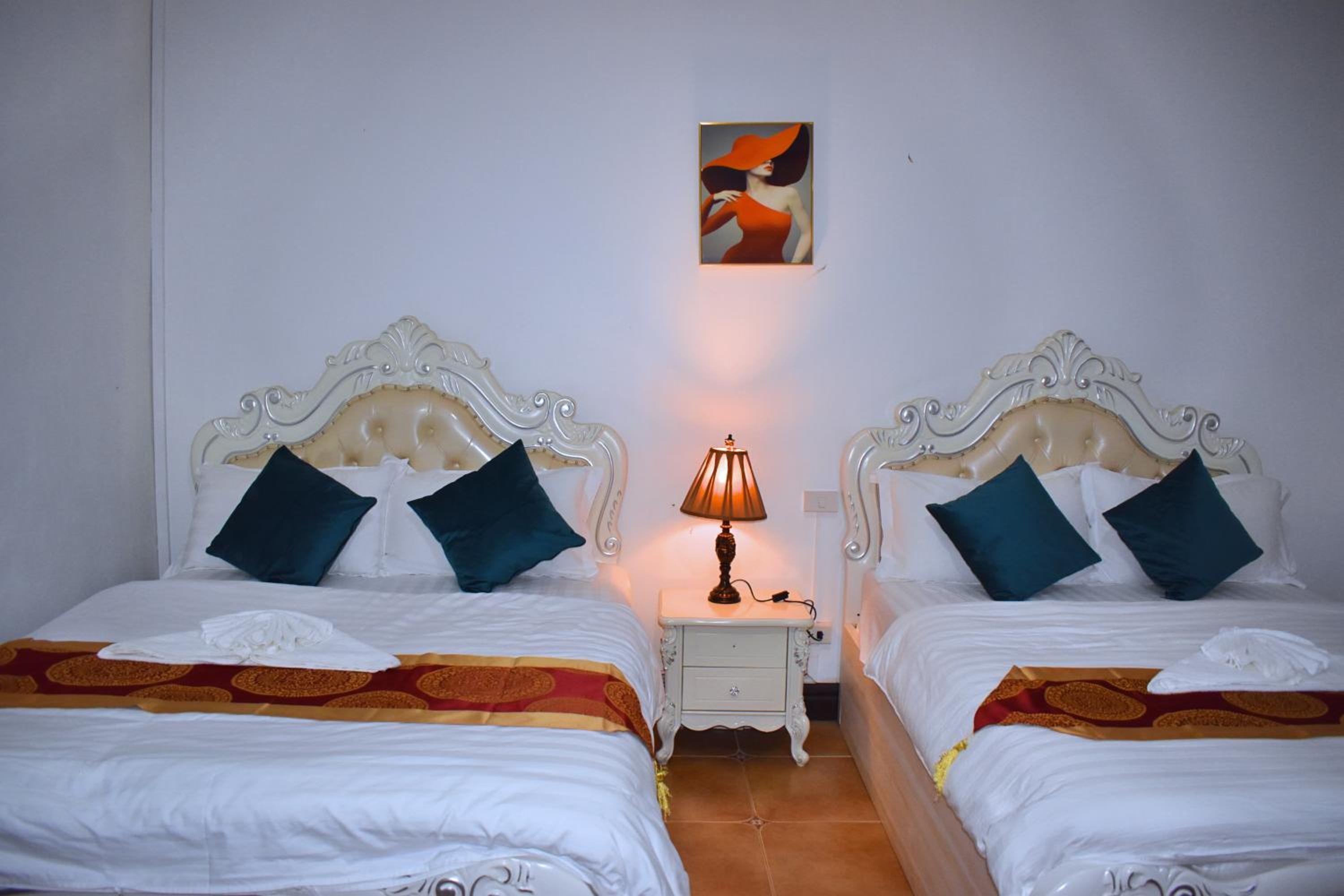 Deluxe Twin Room - Photo 21
