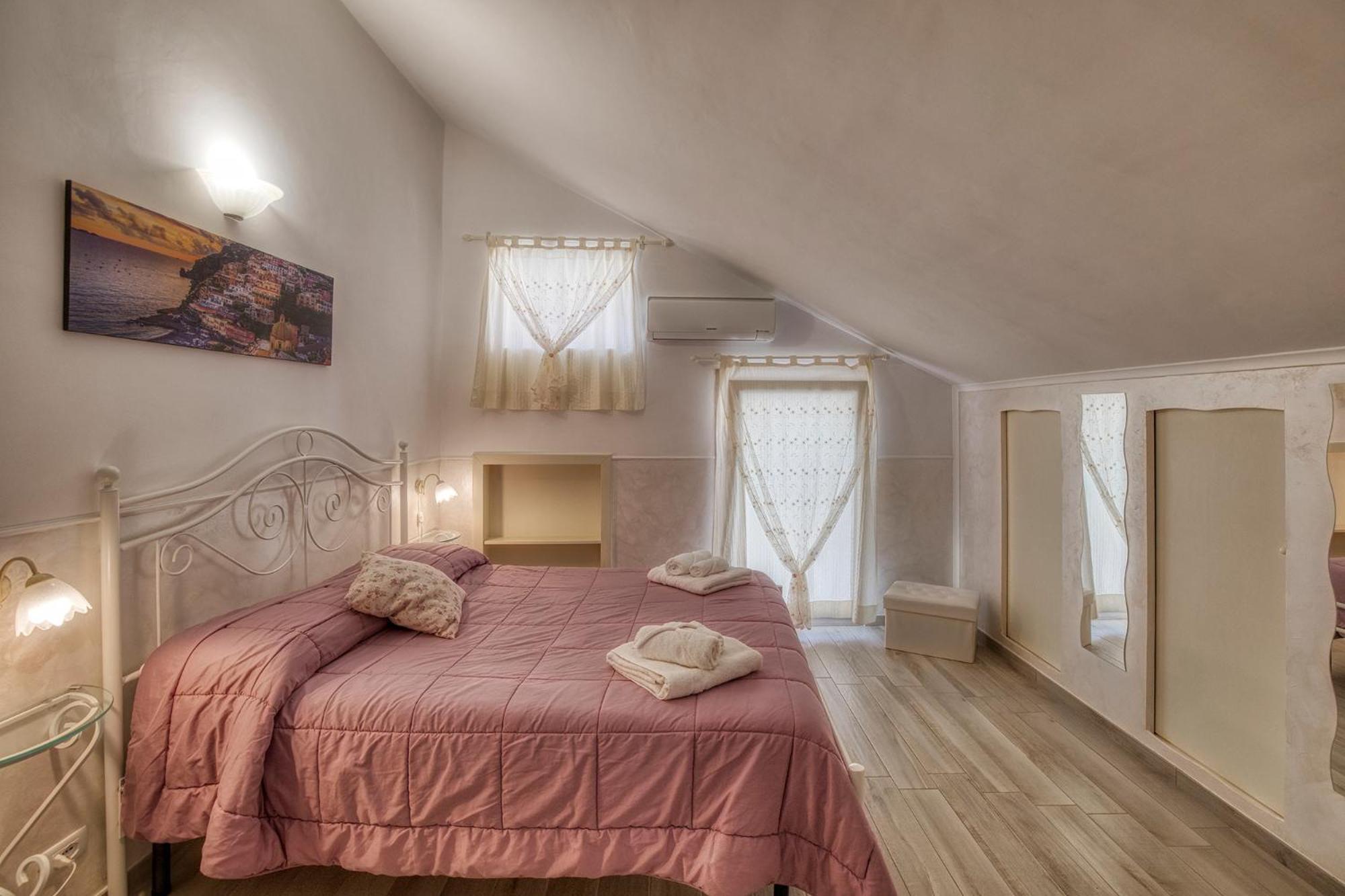 Double Room - Photo 3