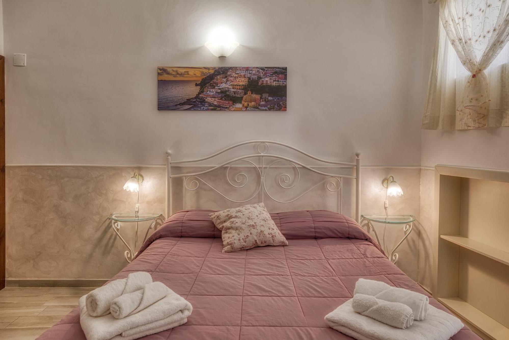 Double Room - Photo 5