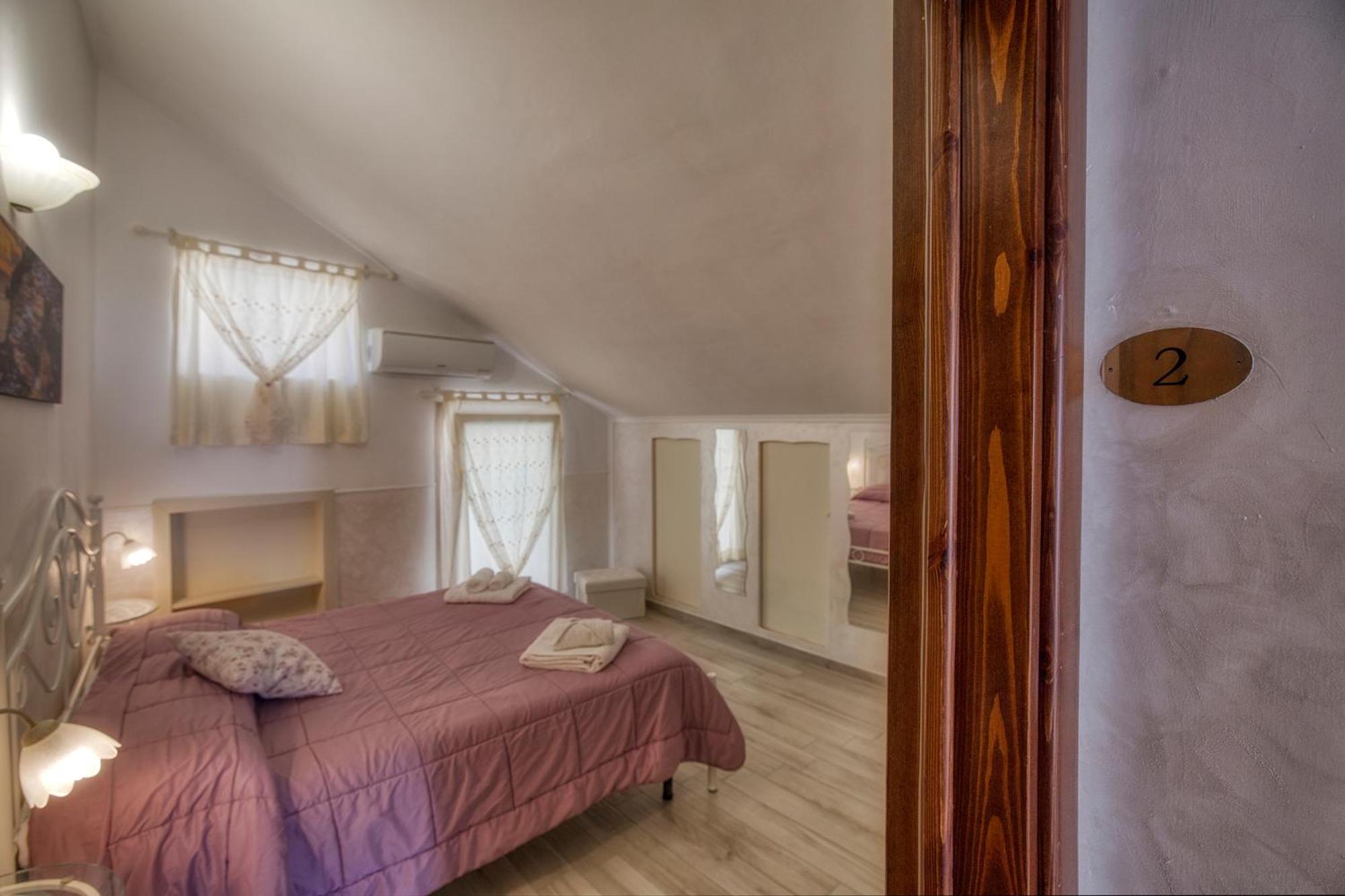 Double Room - Photo 9