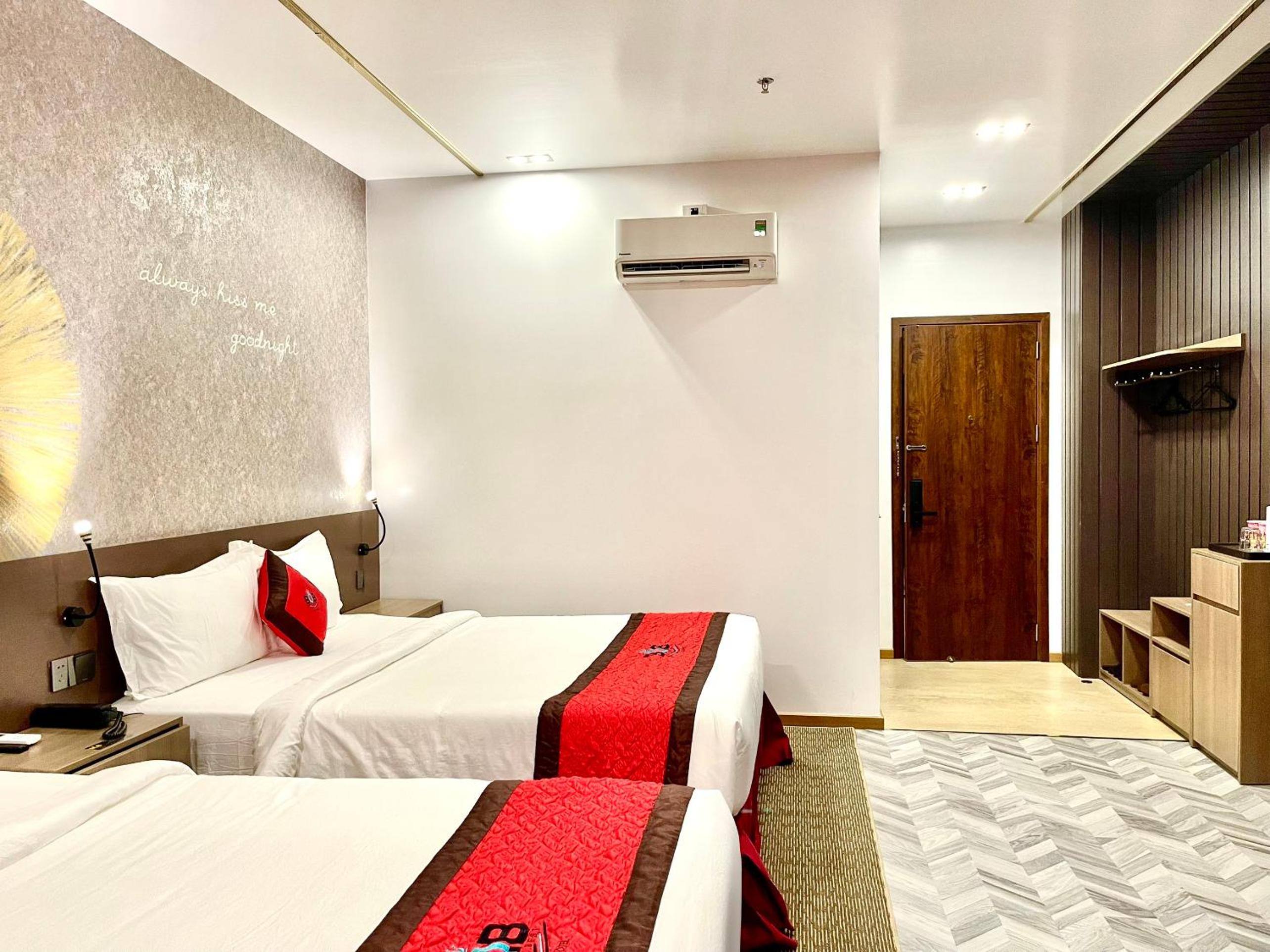 Twin Room - Photo 9