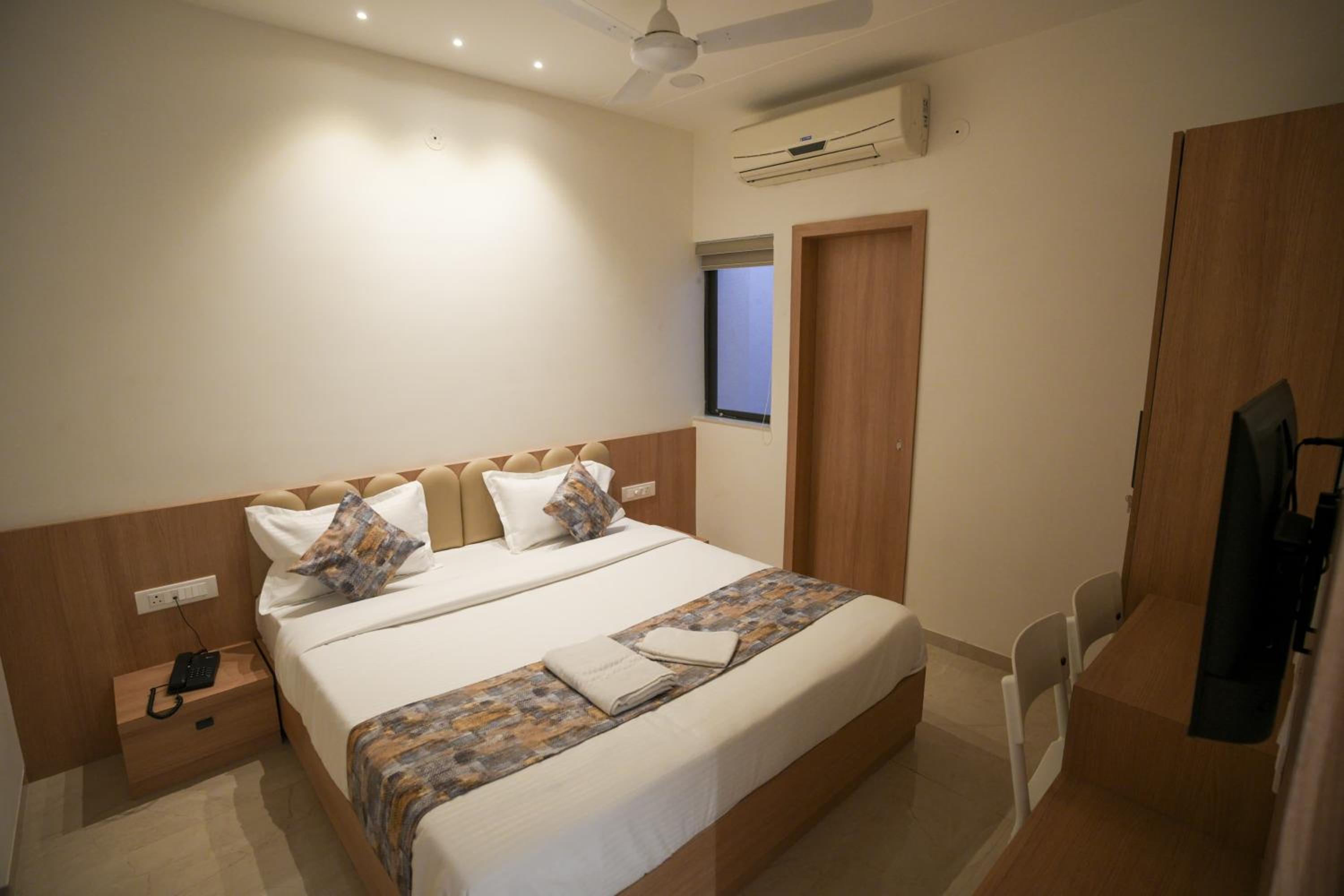 Double Room with Private Bathroom photo 2