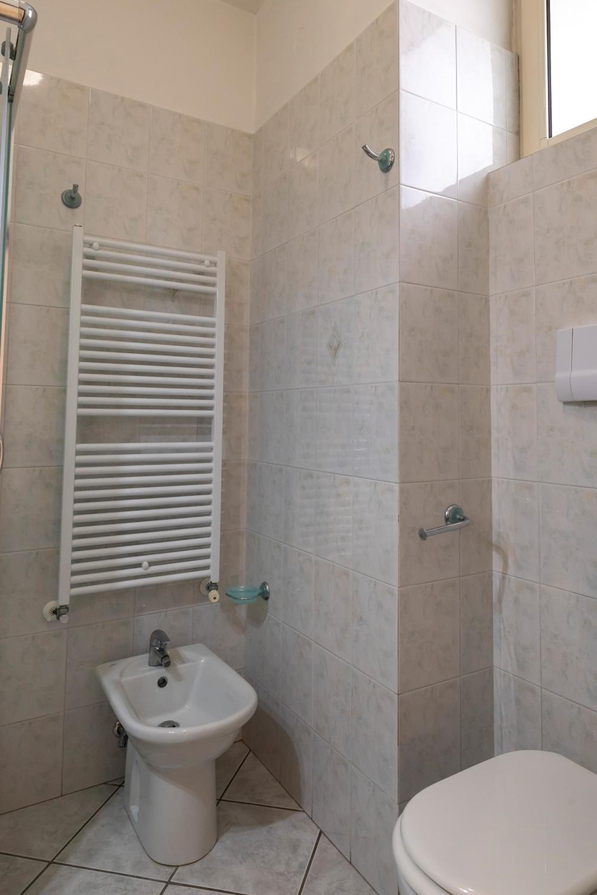 Triple Room - Photo 17