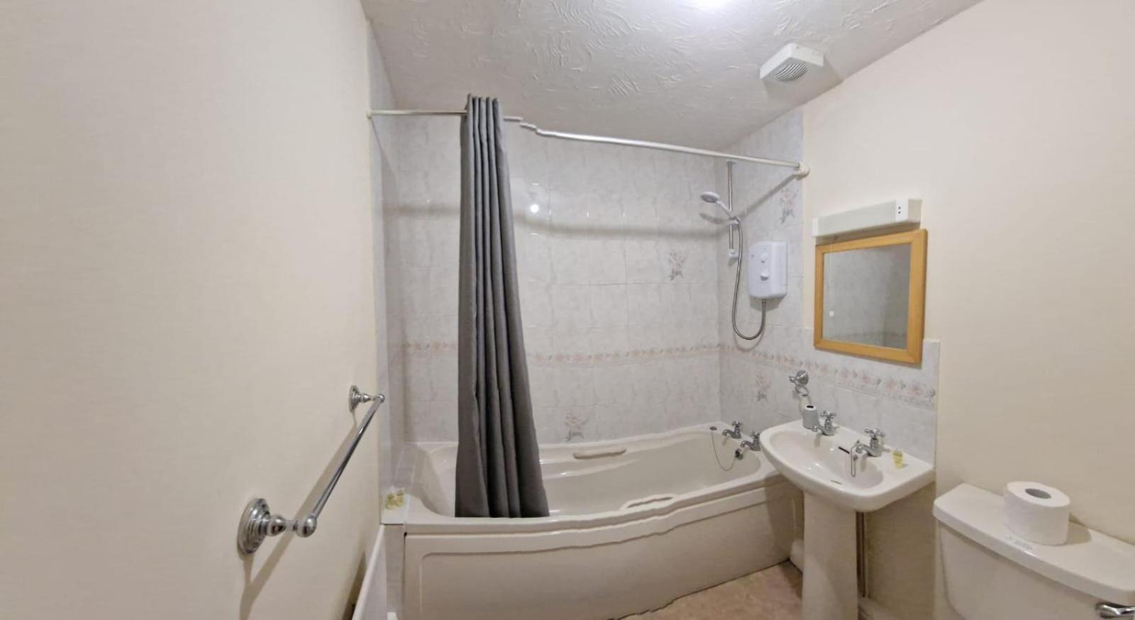 Two-Bedroom Apartment photo 3