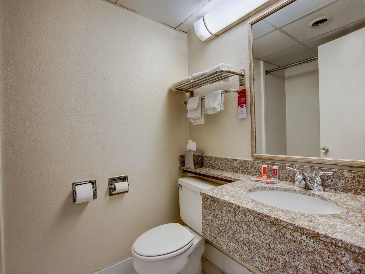 Double Room with Two Double Beds - Non-Smoking photo 2