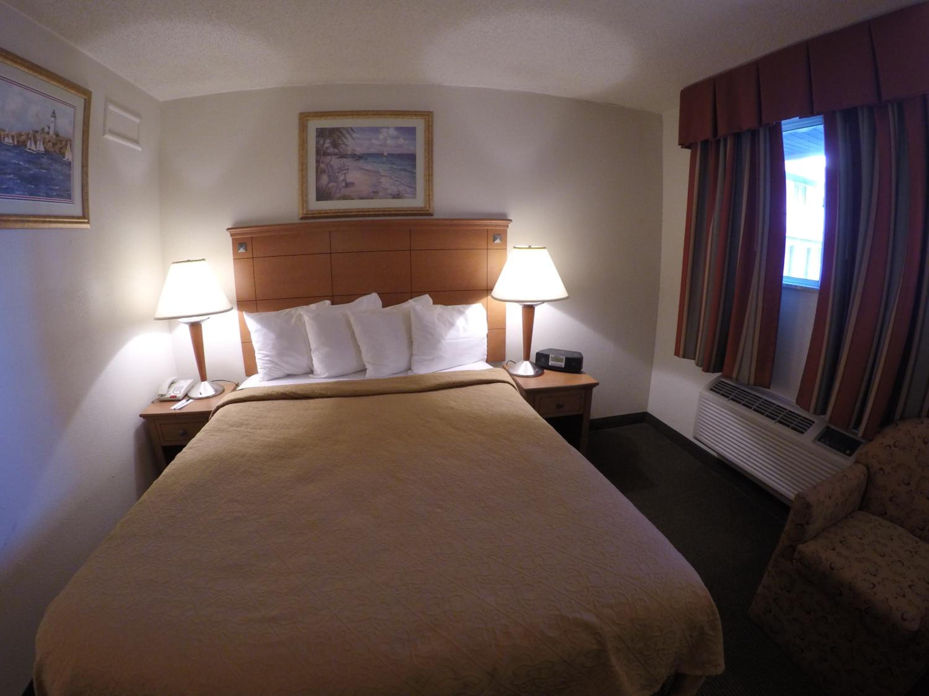 Double Room with One Double Bed - Photo 1