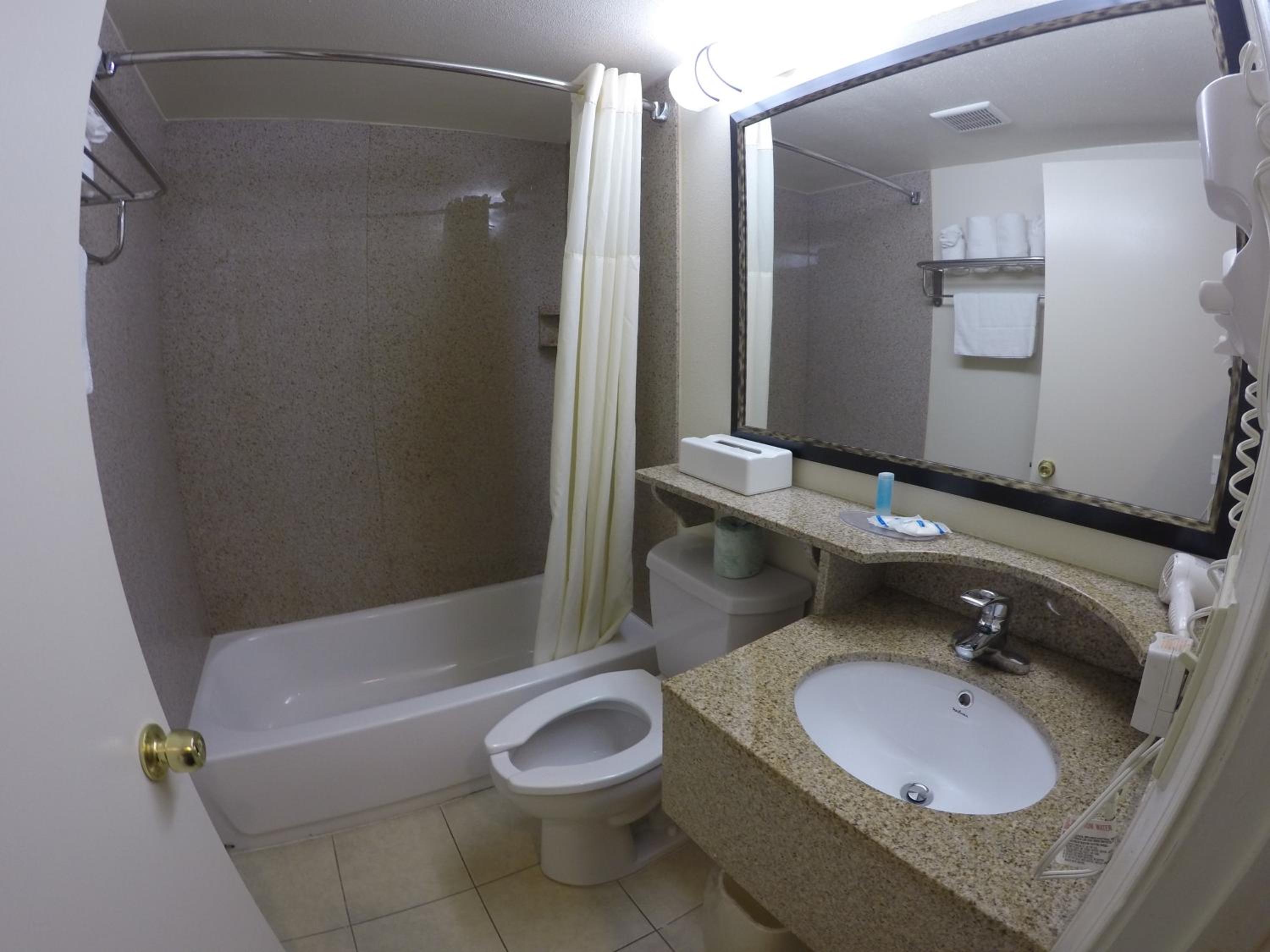 Double Room with One Double Bed - Photo 2