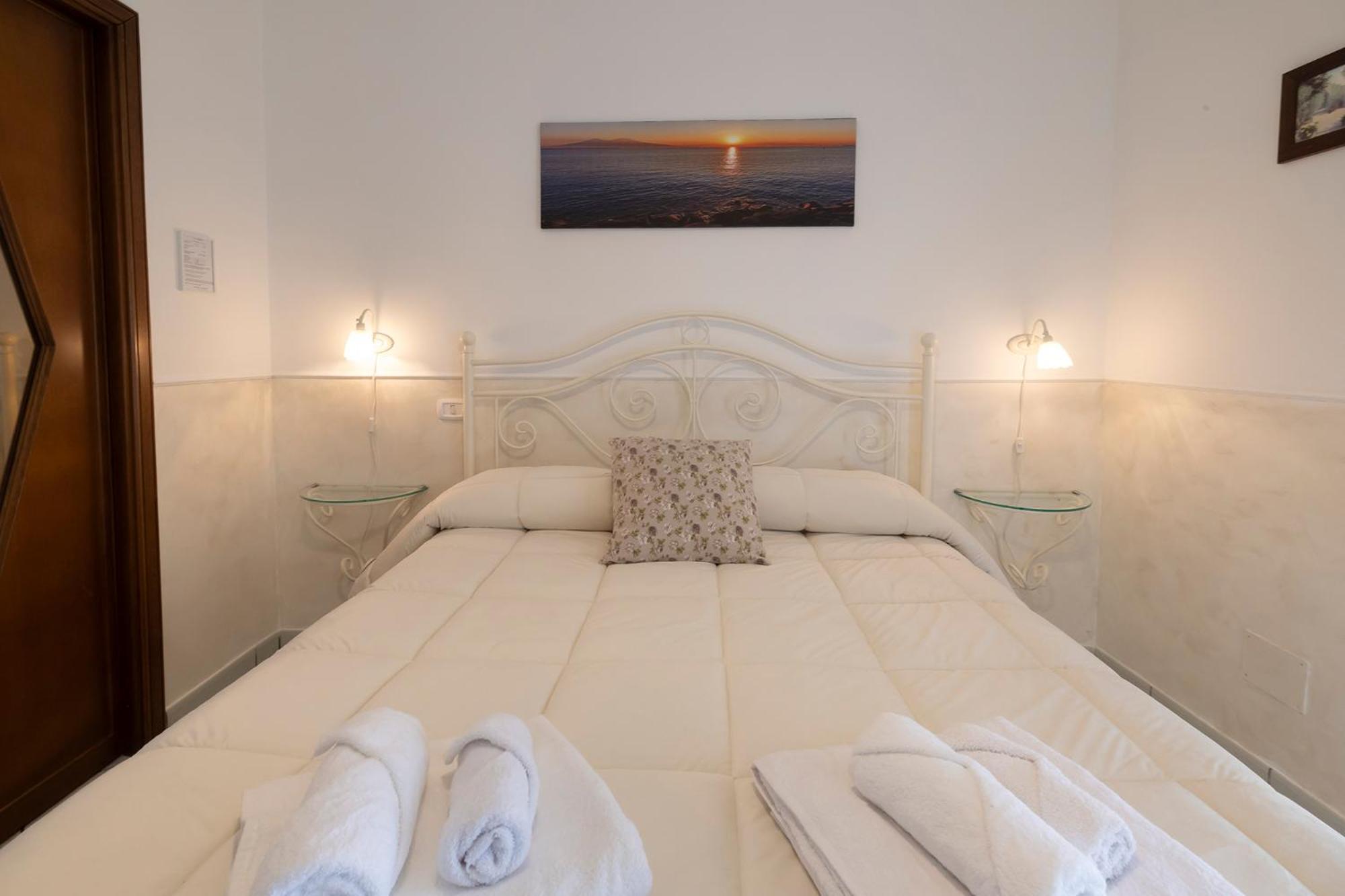 Double Room - Photo 23