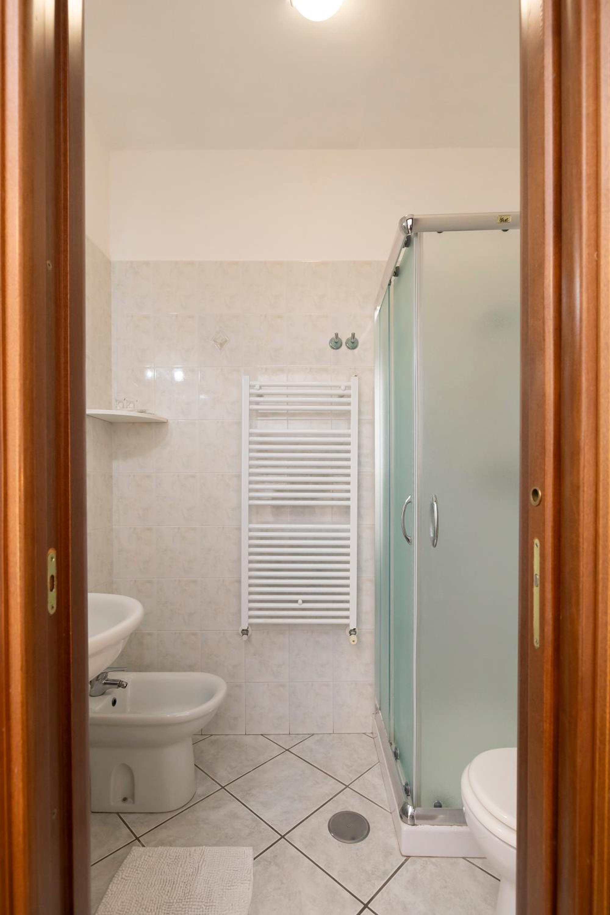 Double Room - Photo 24