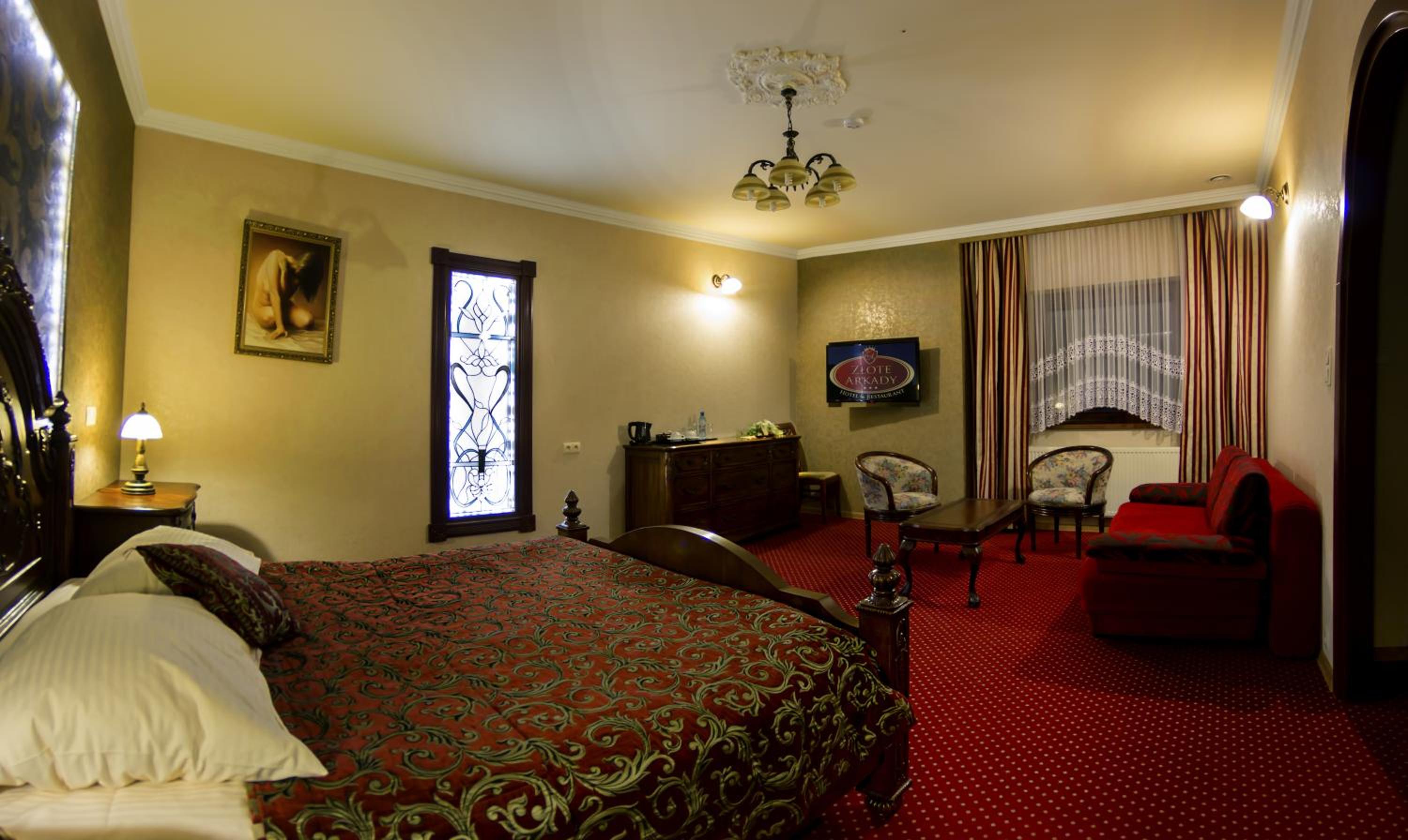 Suite - Photo 3