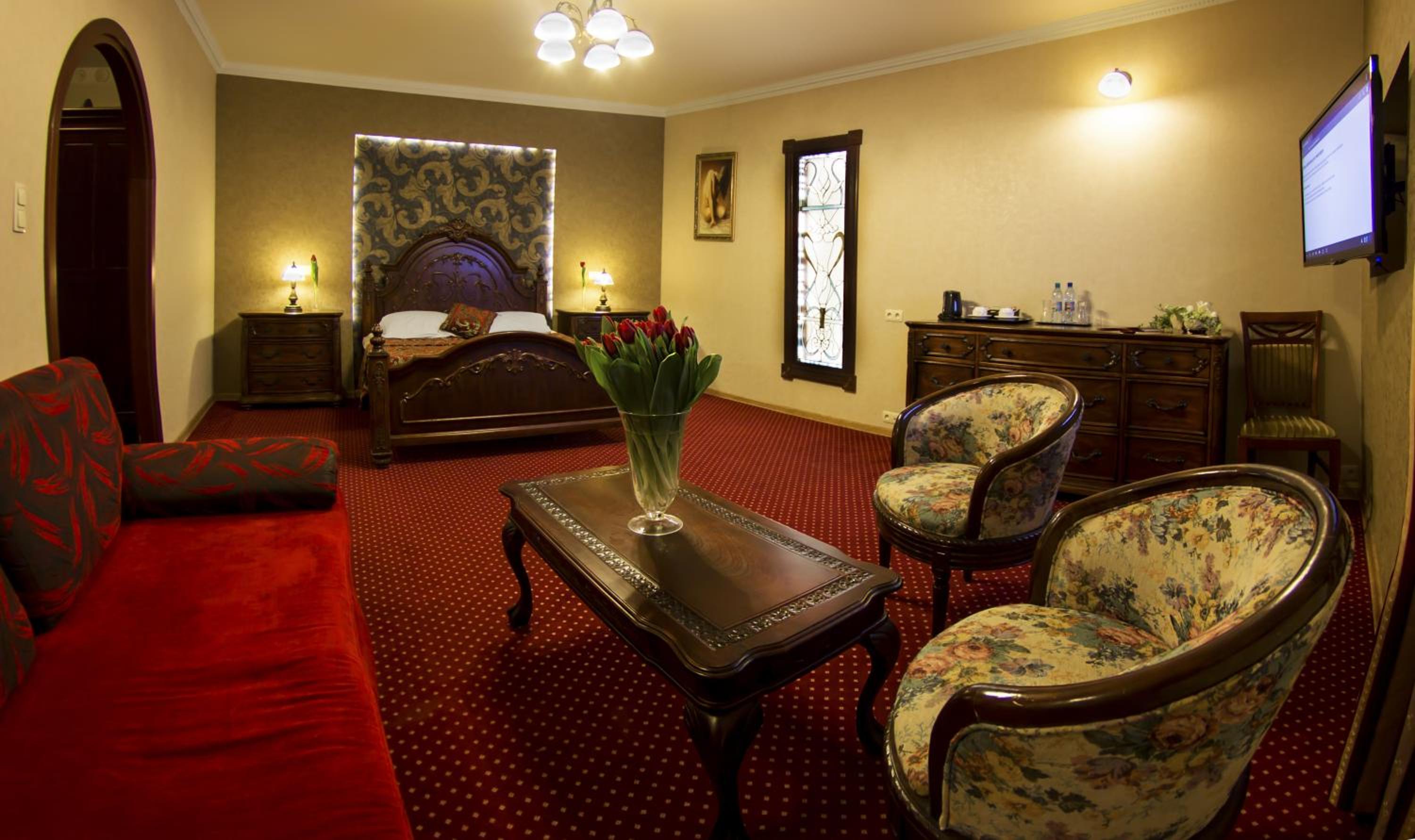 Suite - Photo 2