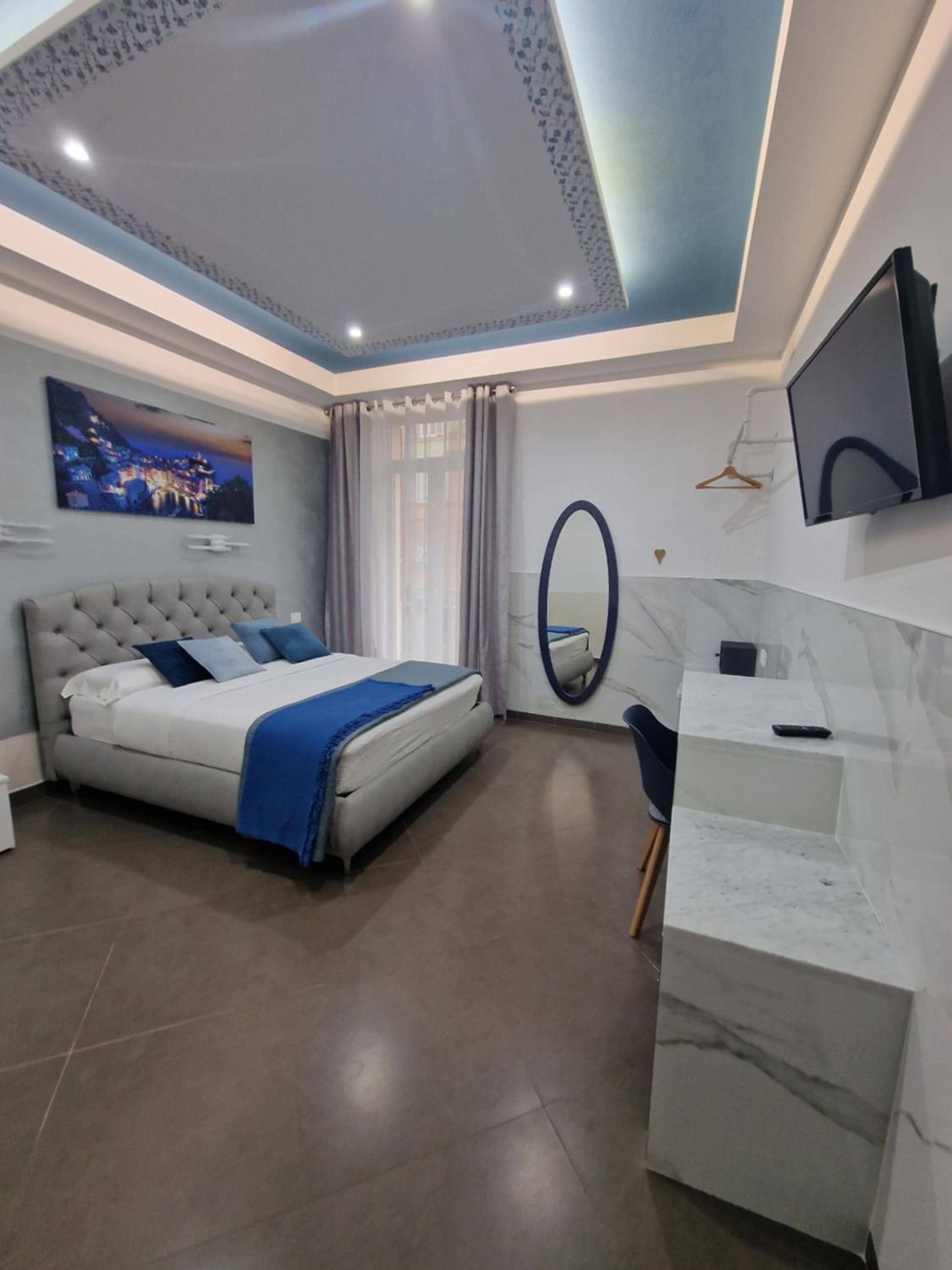 Deluxe Double Room with Balcony photo 2