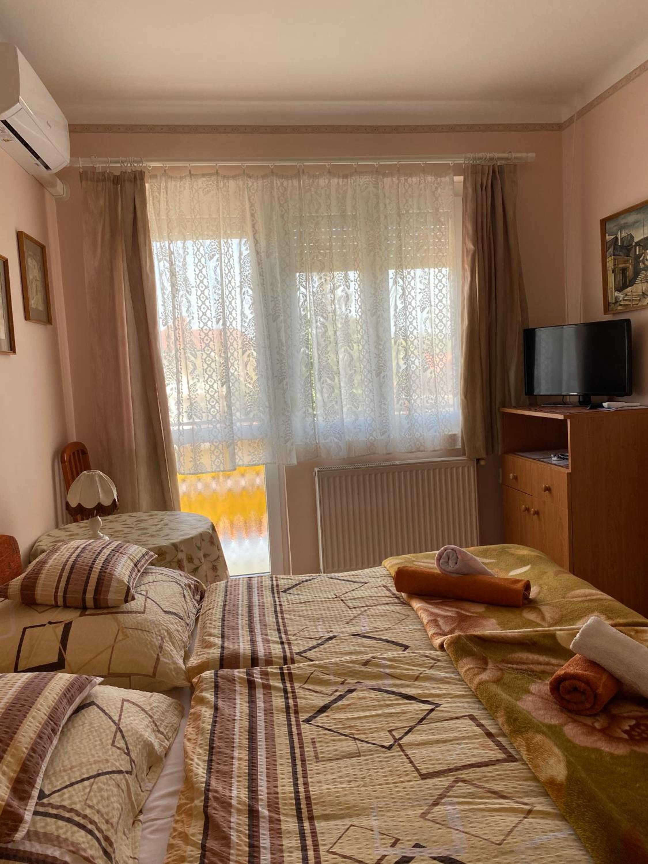 Twin Room with Private External Bathroom photo 1
