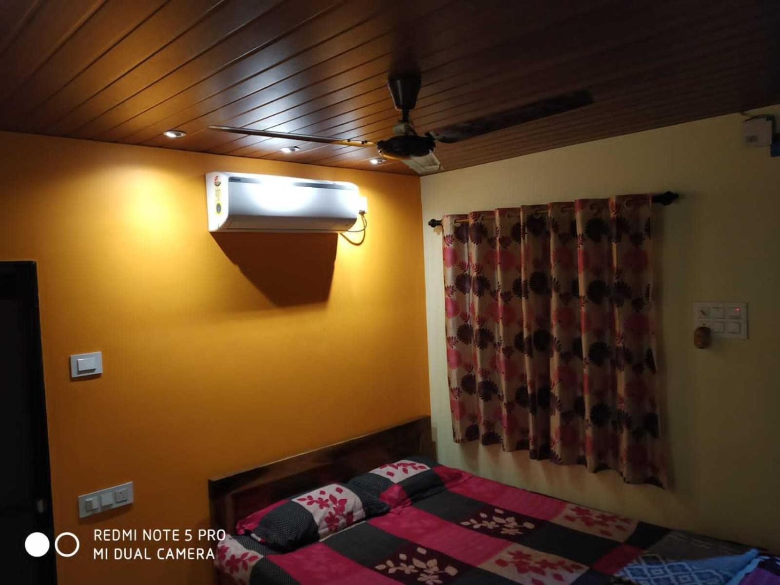 Twin Room With Private Bathroom photo 3