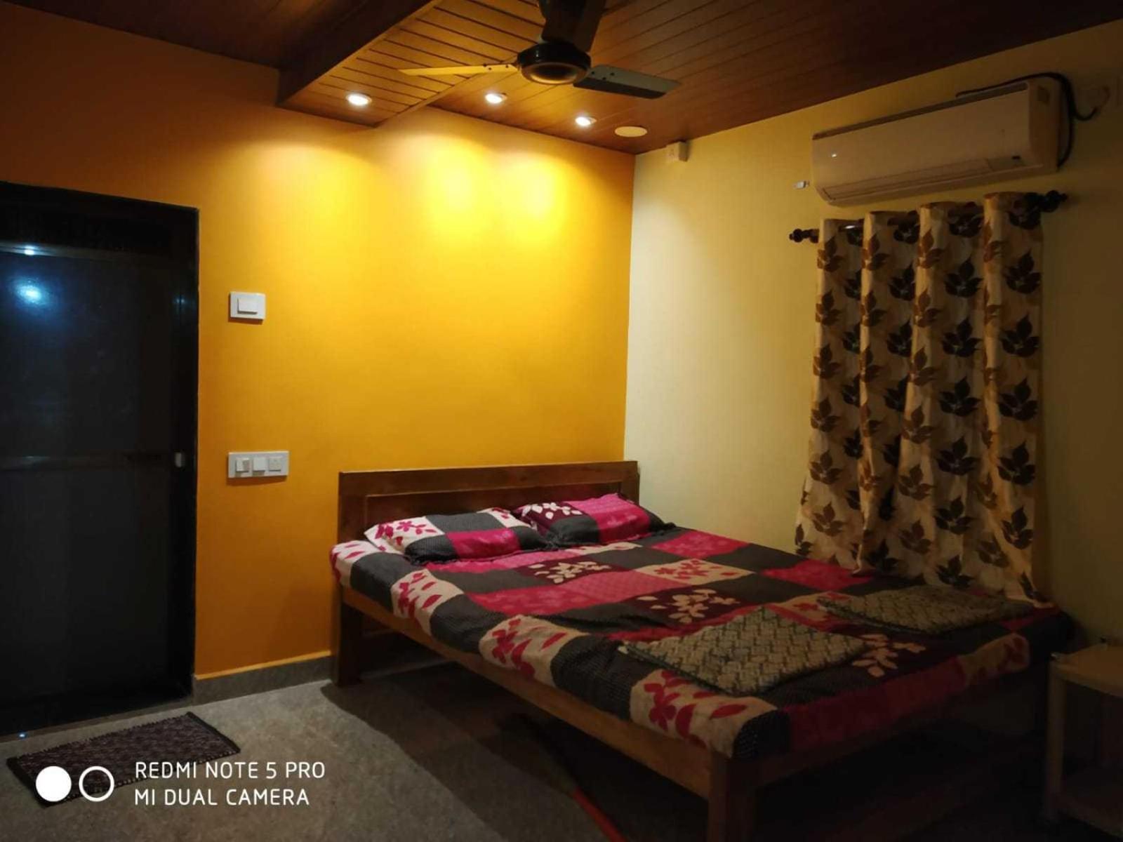 Twin Room With Private Bathroom photo 1