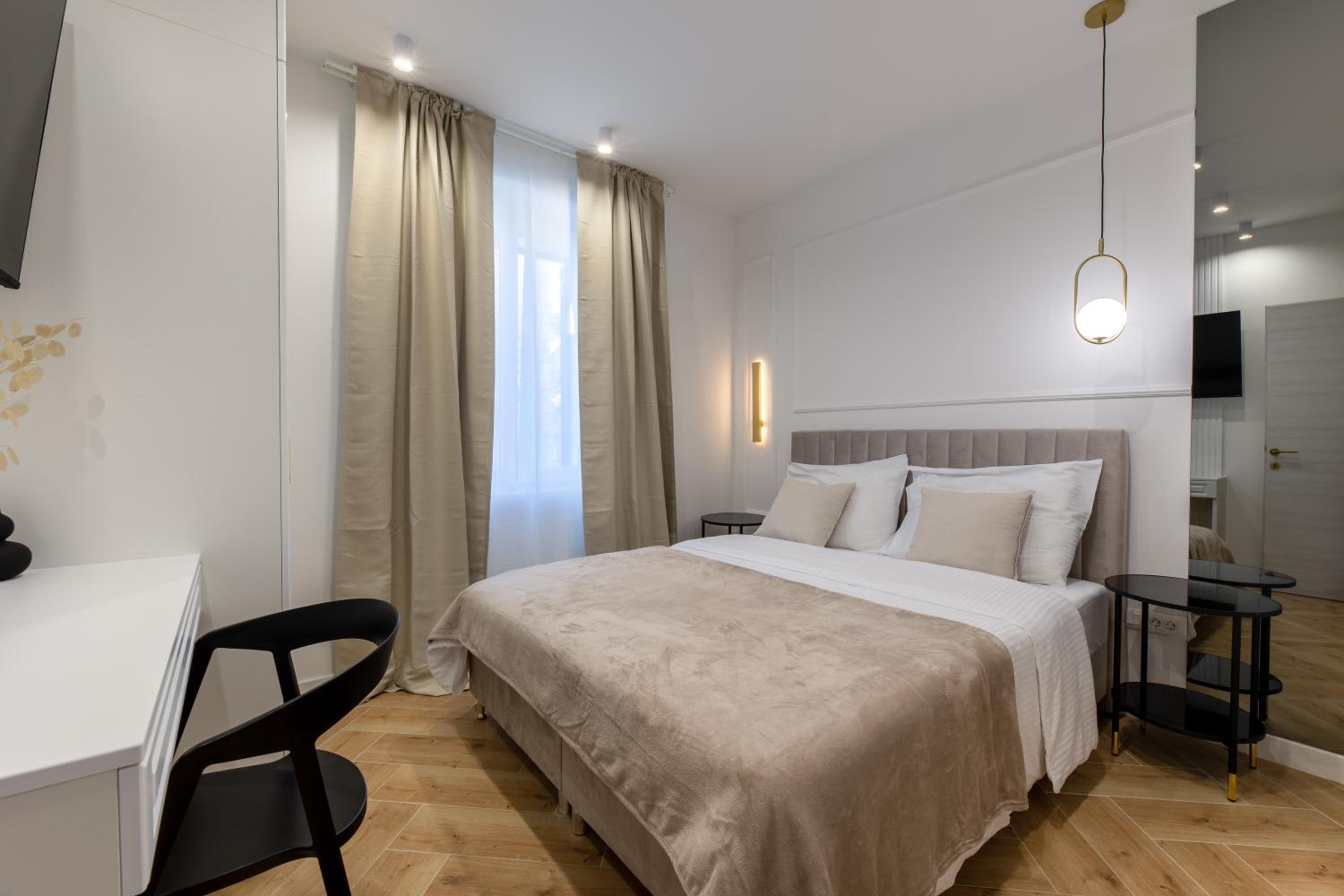 Standard King Room
