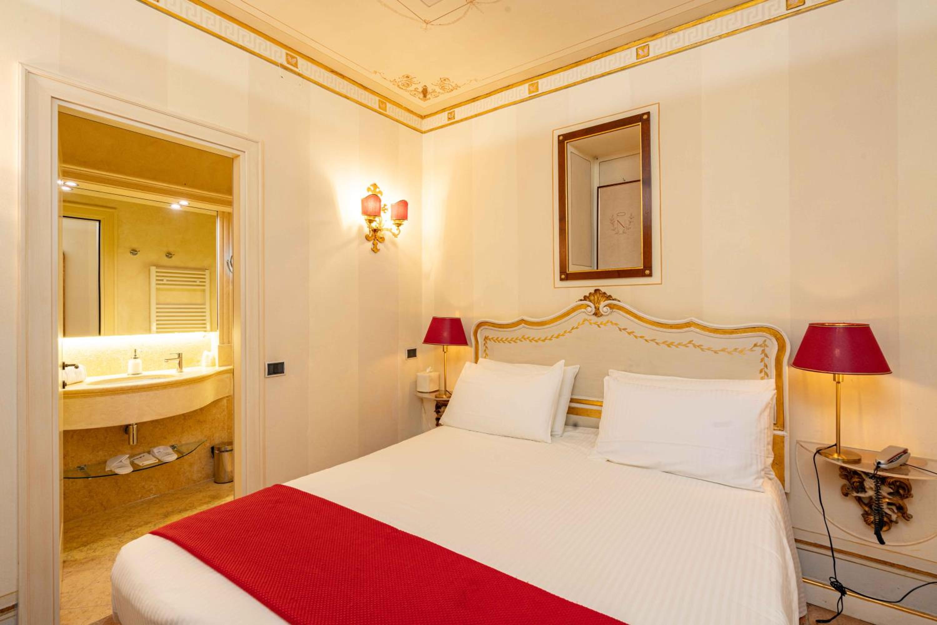 Superior Double Room - Photo 1
