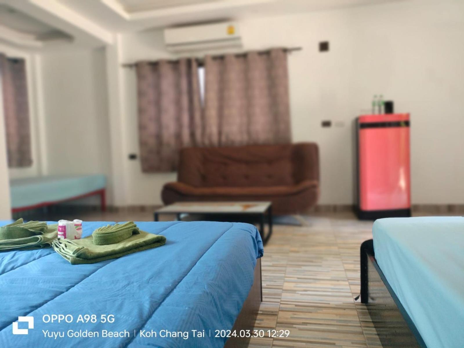 Family Room with Lake View - Photo 9