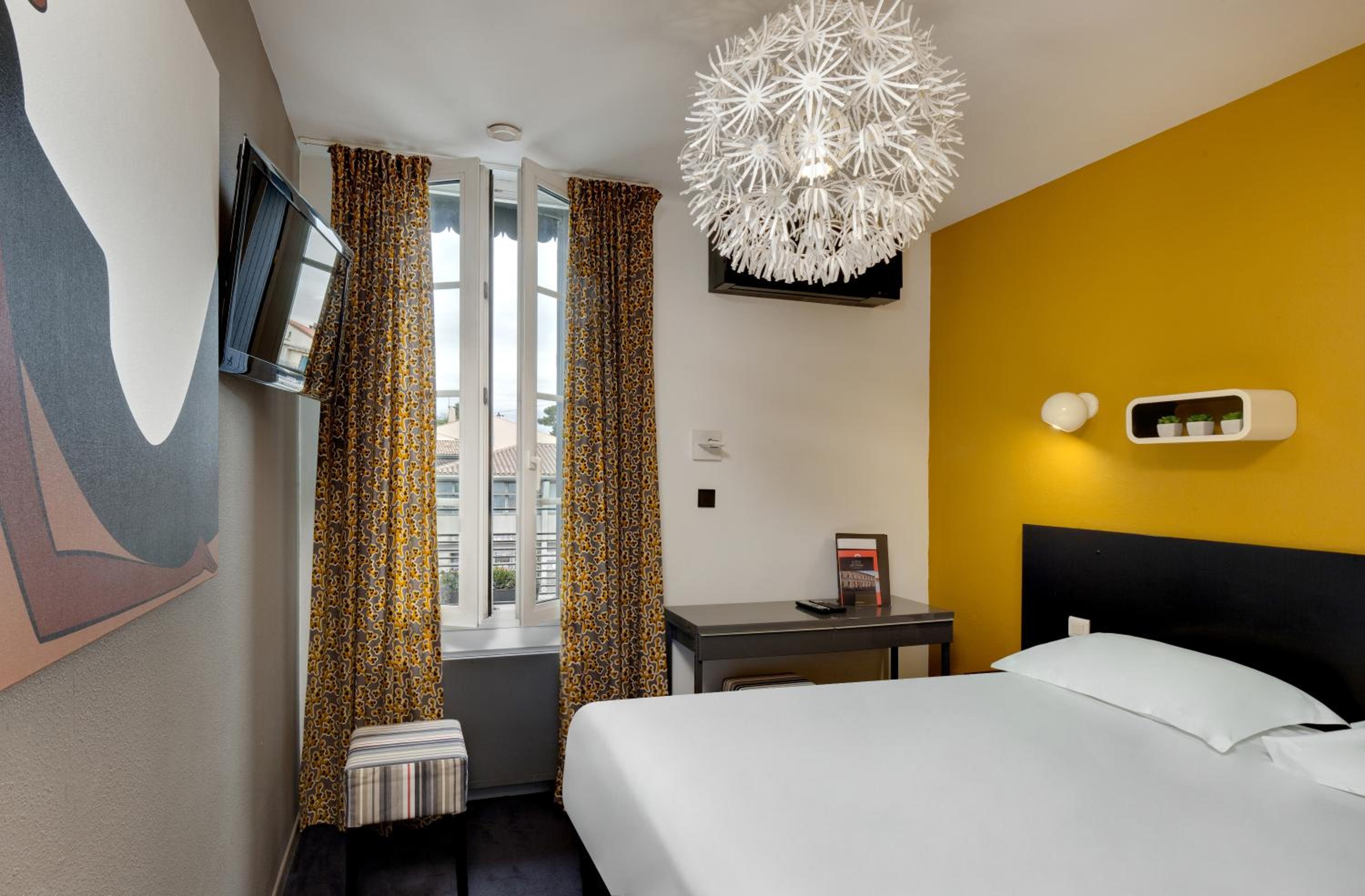 Standard Double Room - Photo 2