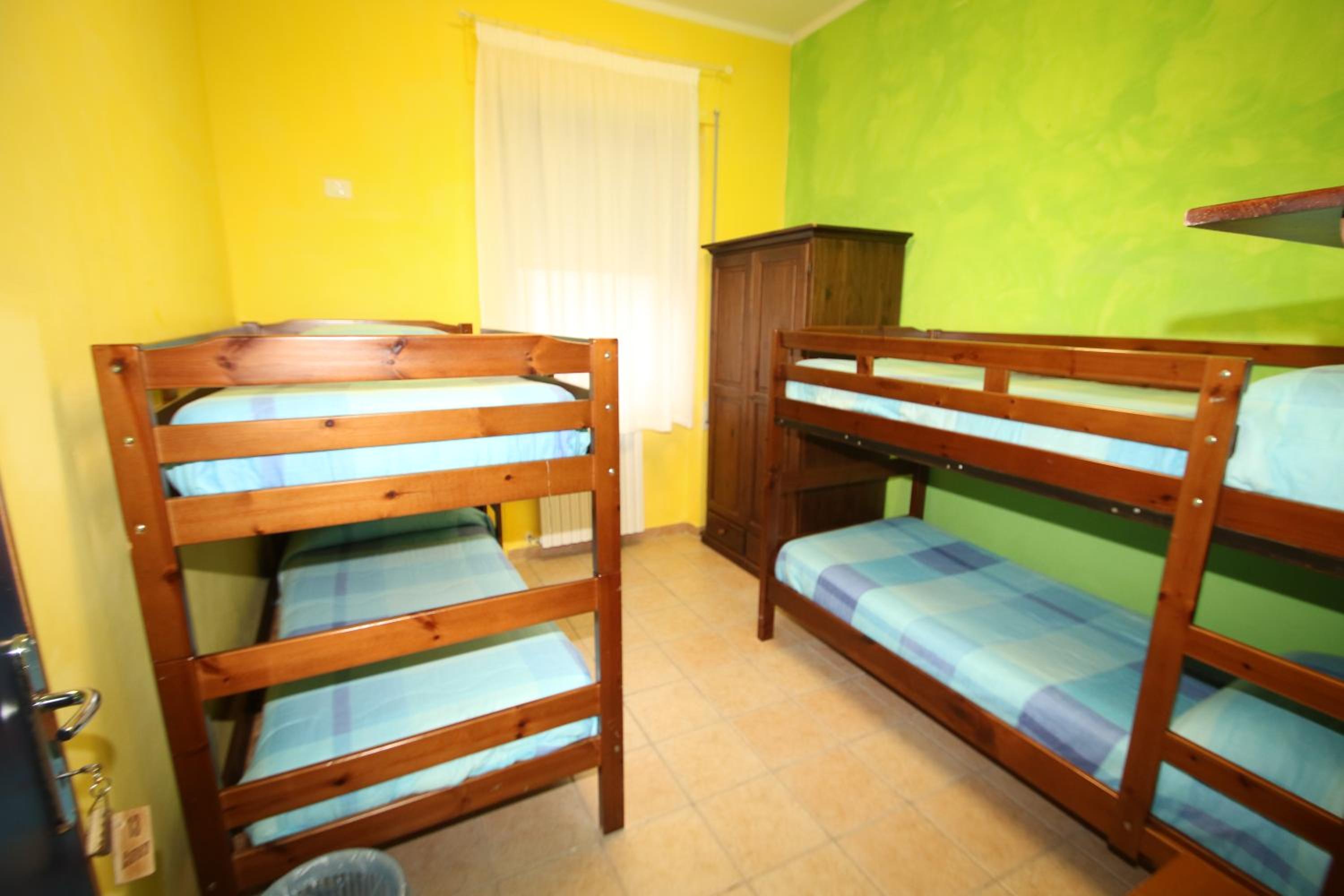 Quadruple Room with Shared Bathroom photo 1