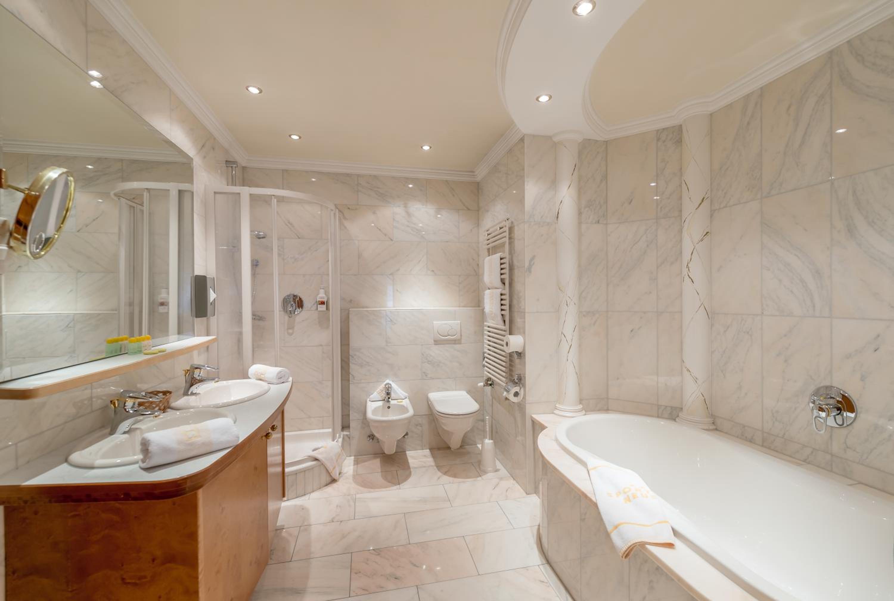 Two-Bedroom Suite - Photo 2
