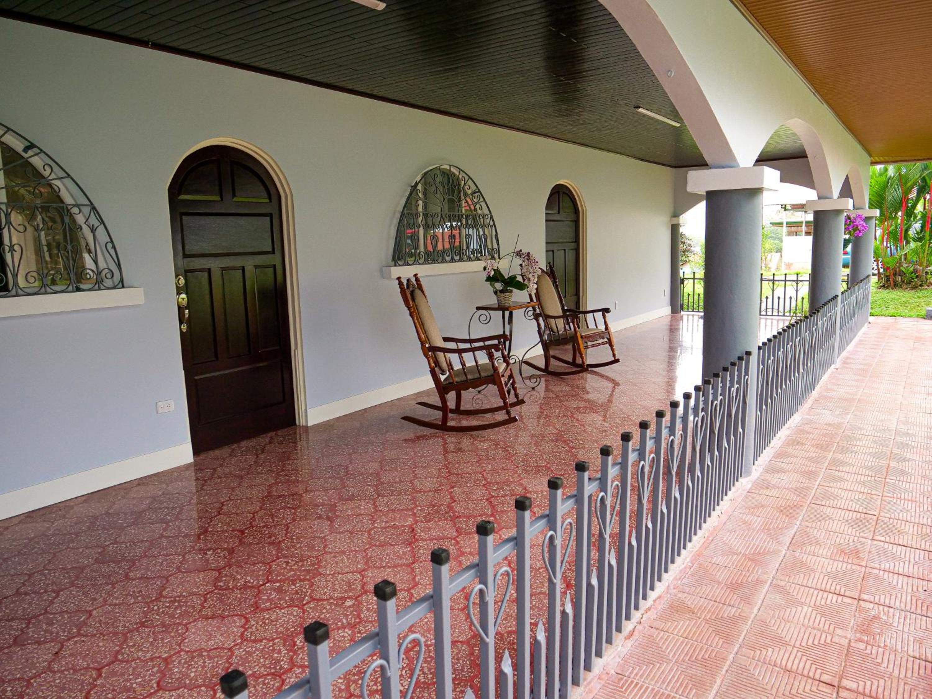 Four-Bedroom House photo 3