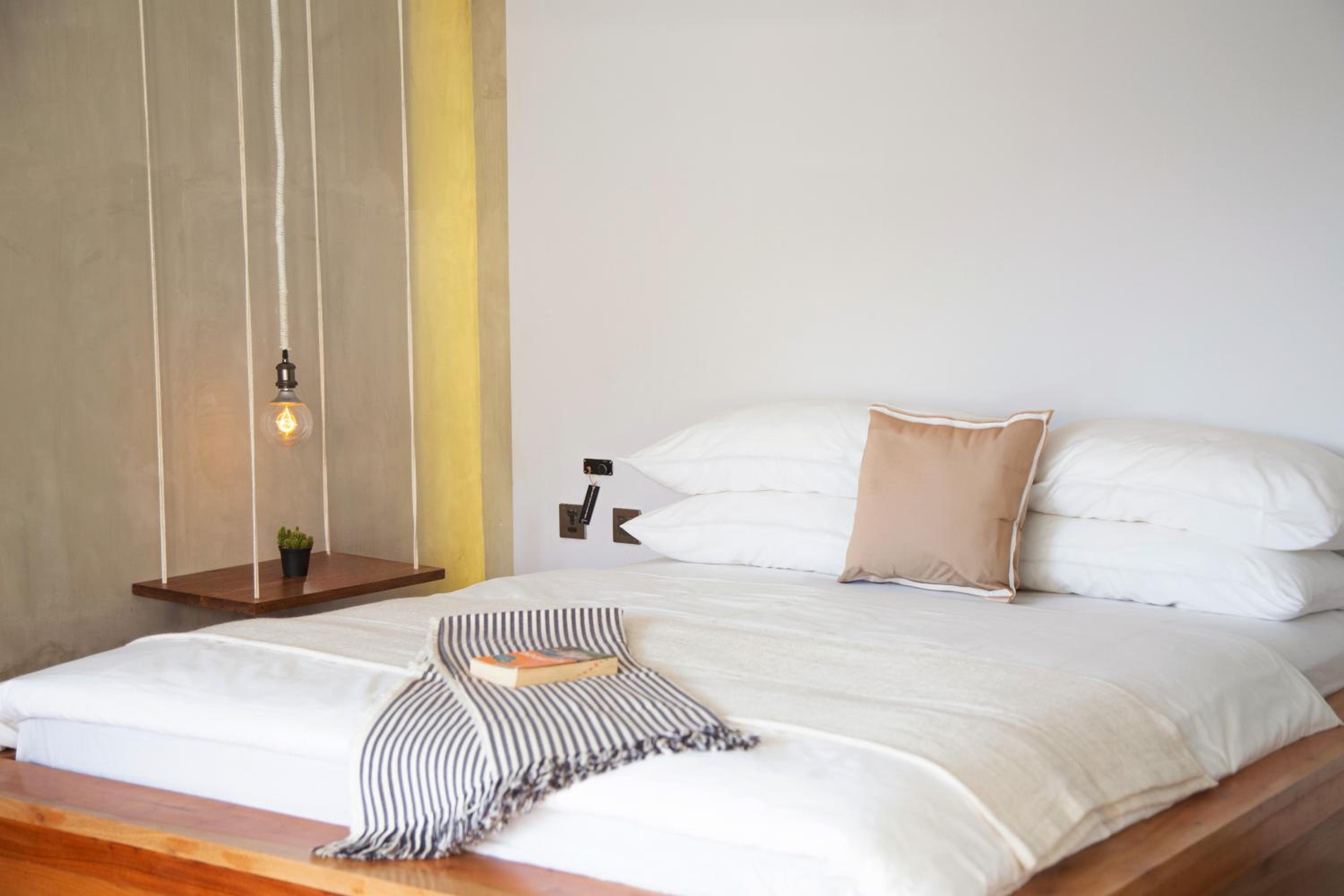 Double Room with Private Bathroom - Photo 18