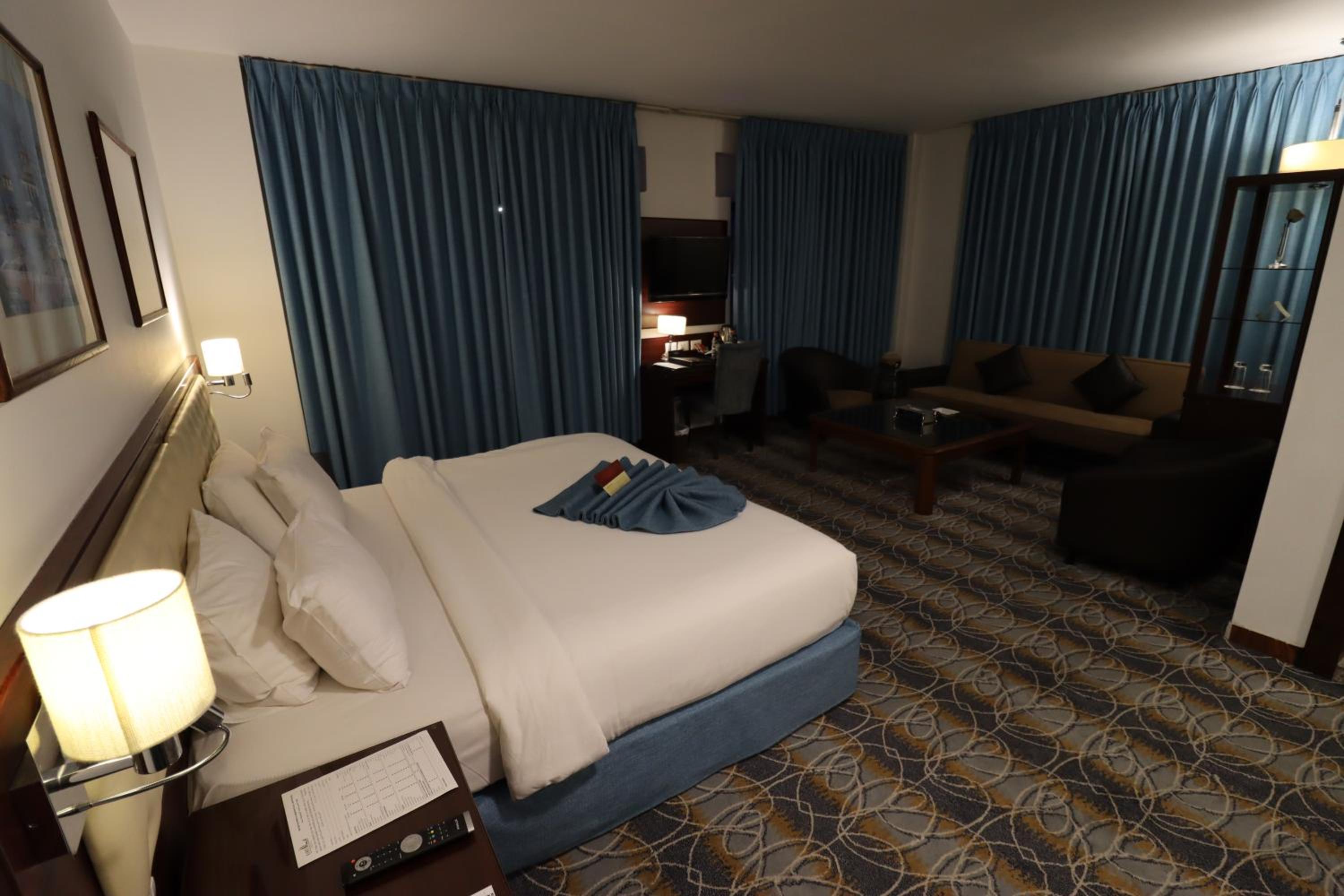 Standard King Room - Photo 1