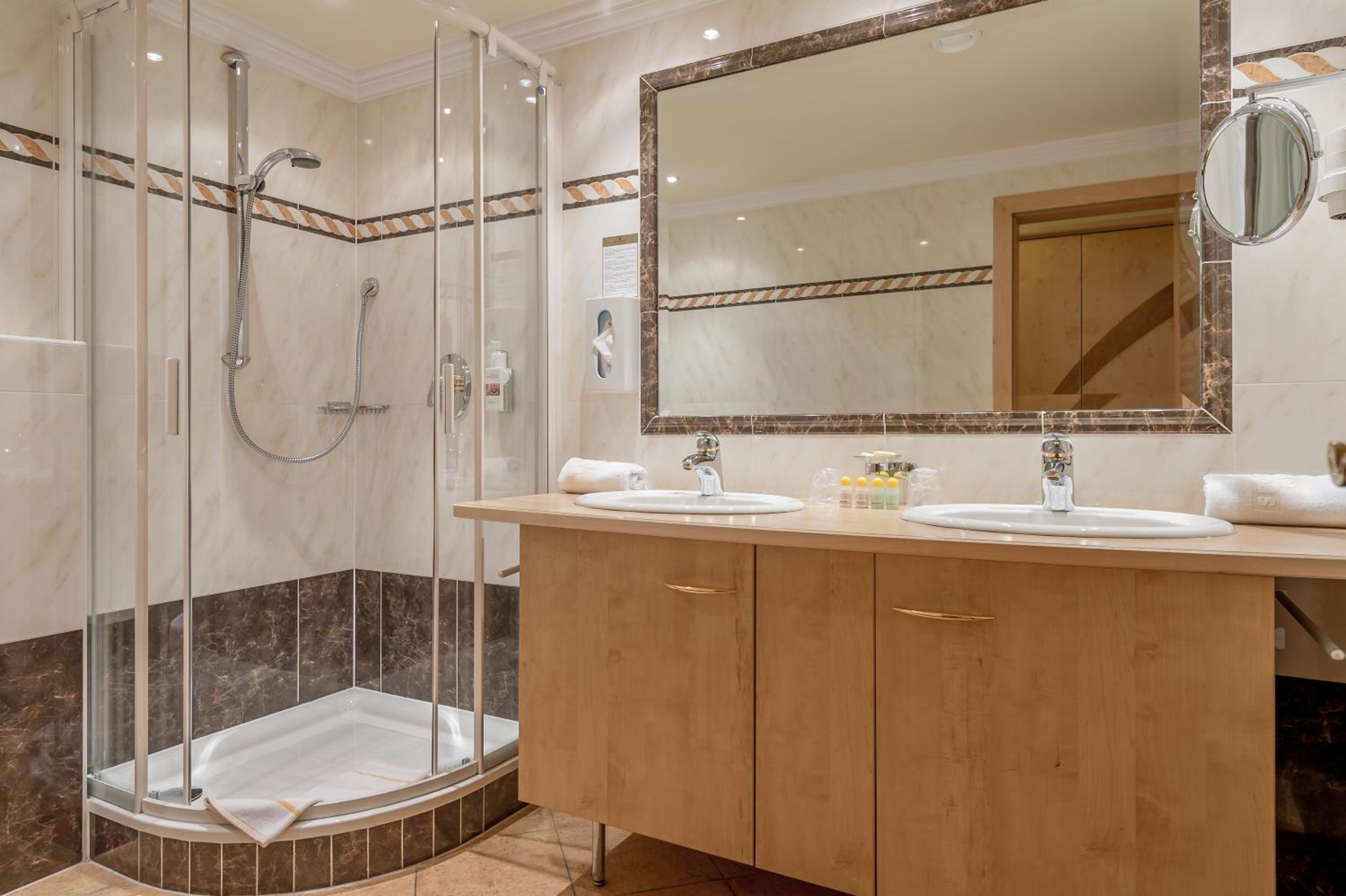 Superior Double Room - Photo 3