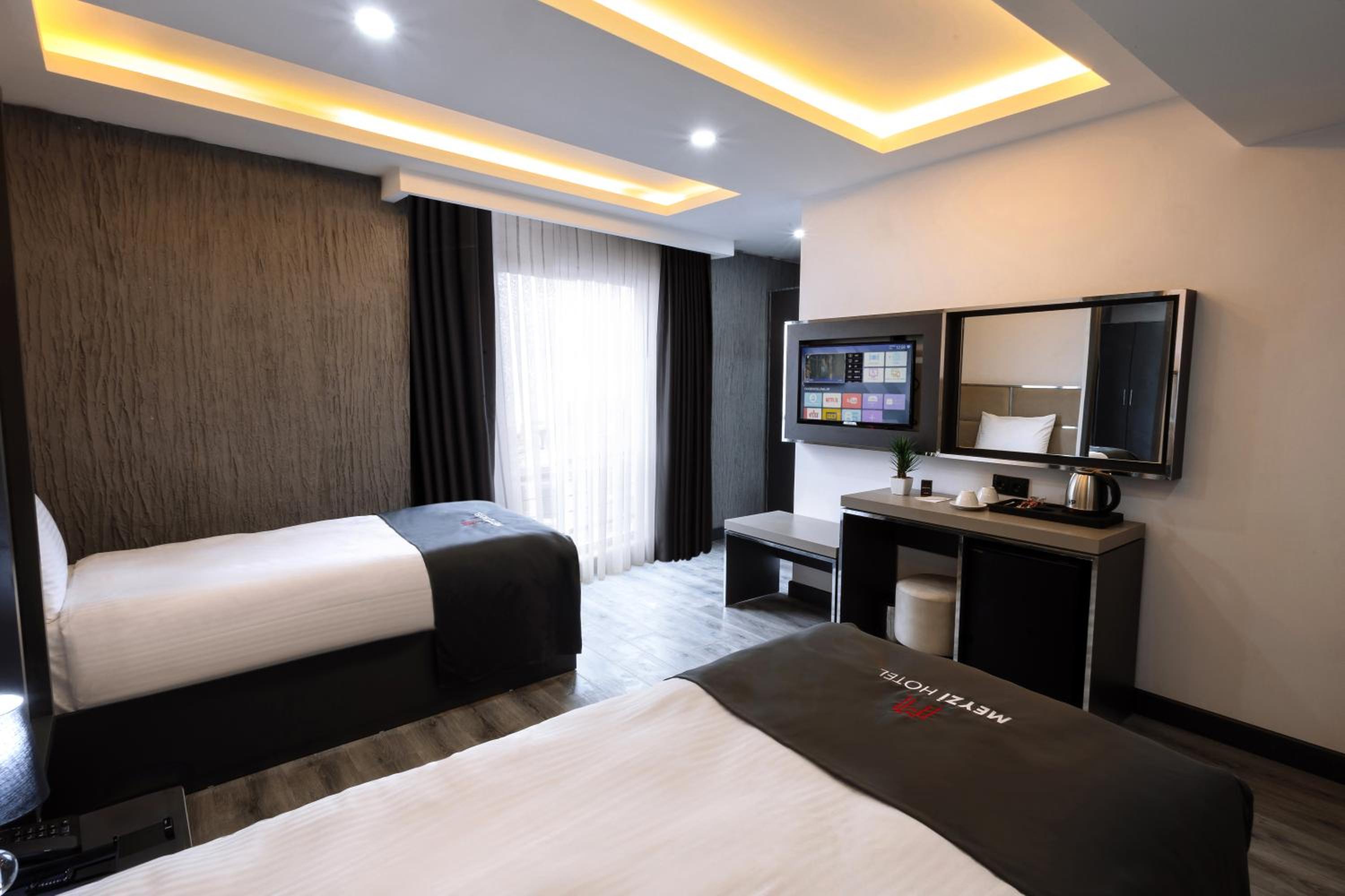 Deluxe Twin Room photo 3