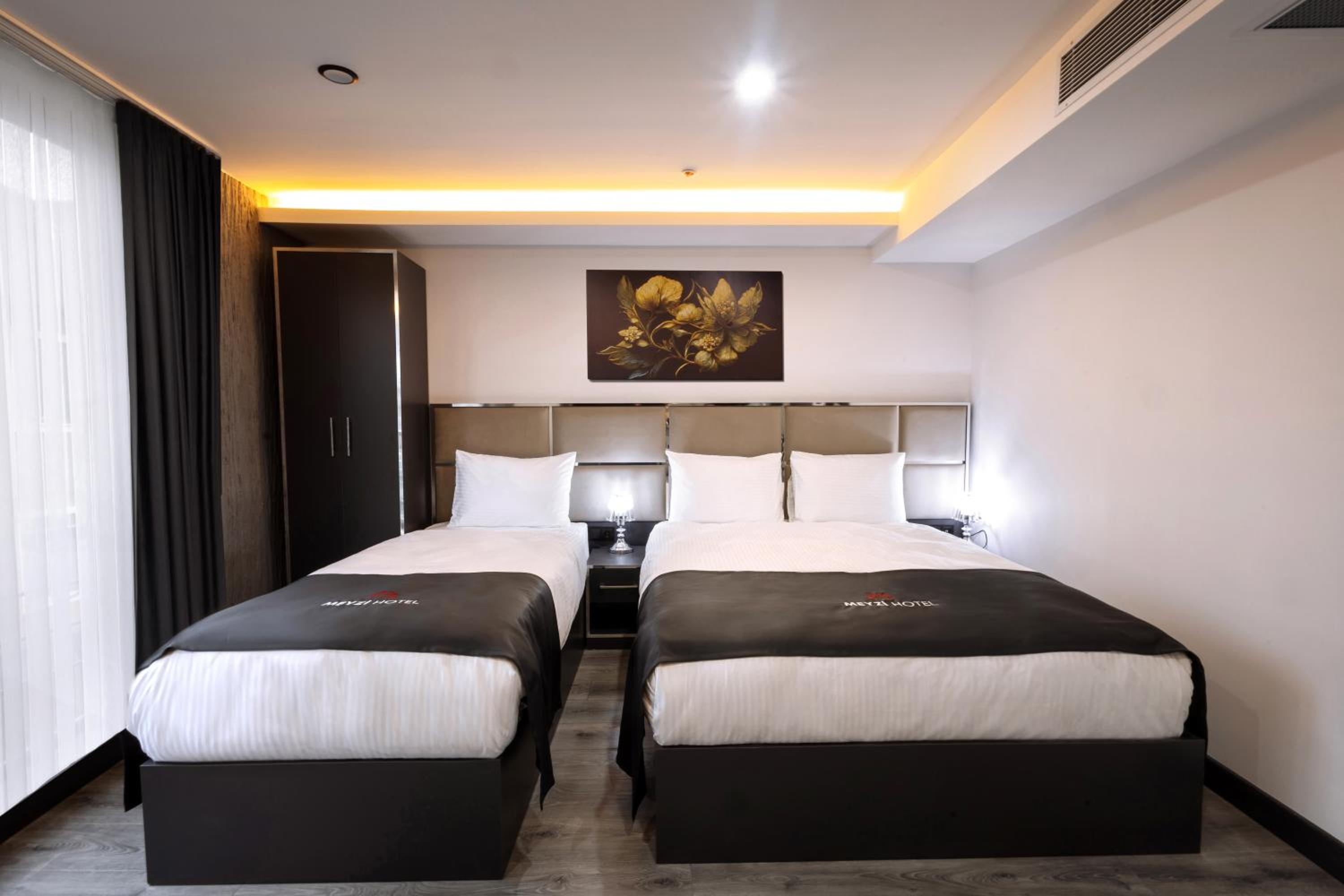 Deluxe Triple Room photo 2