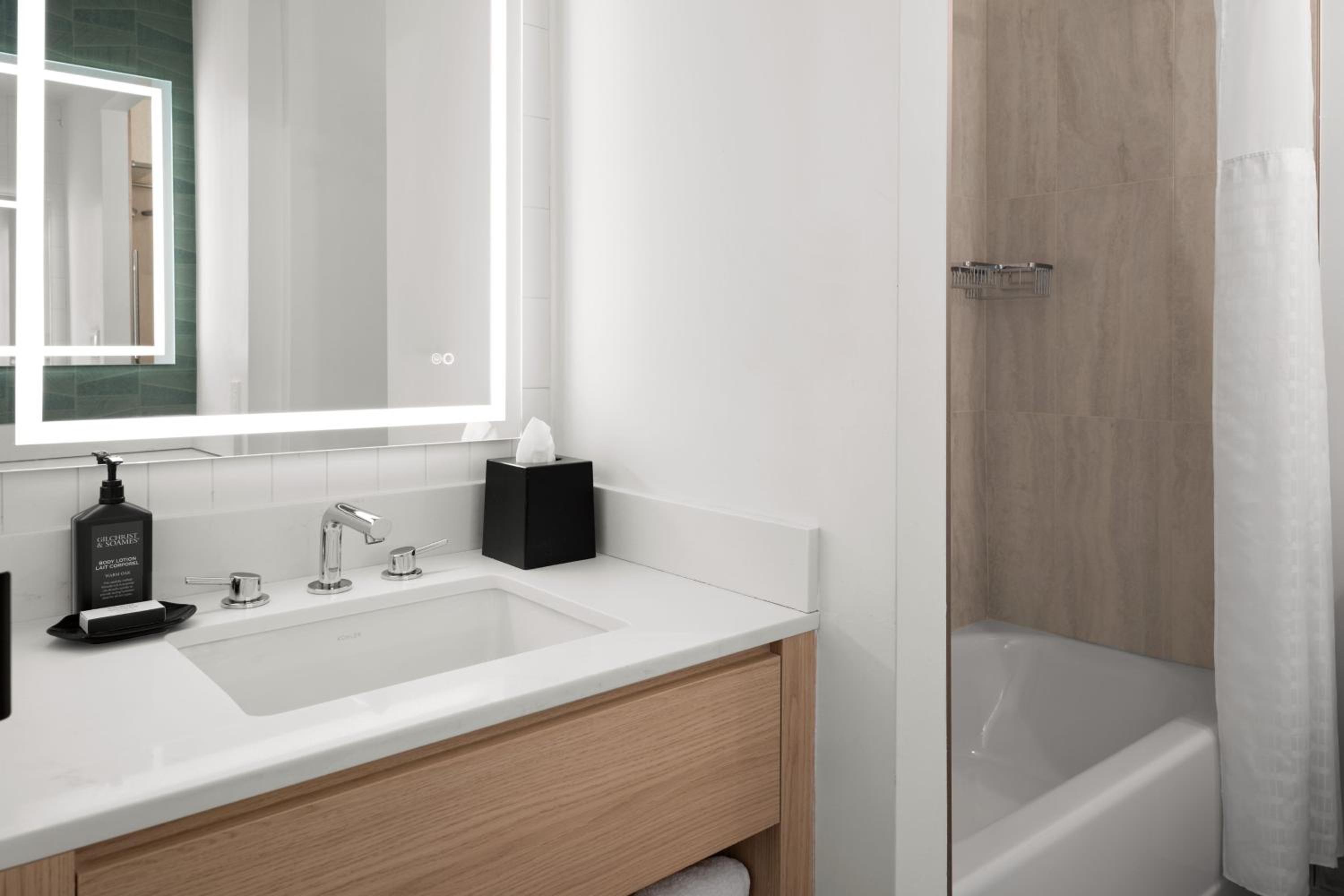 King Room with Roll-in Shower - Mobility Accessible photo 2