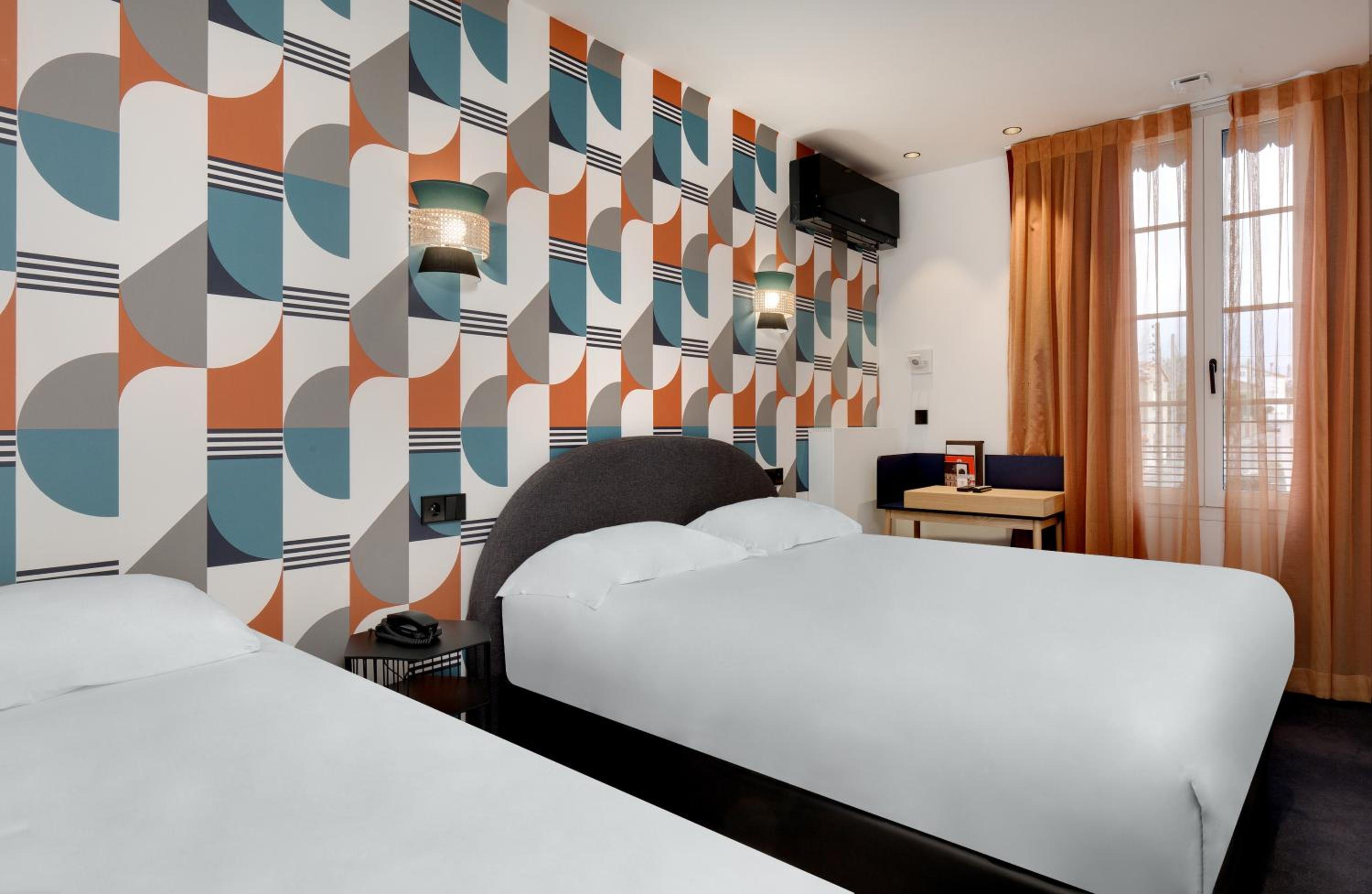 Deluxe Room - Photo 5