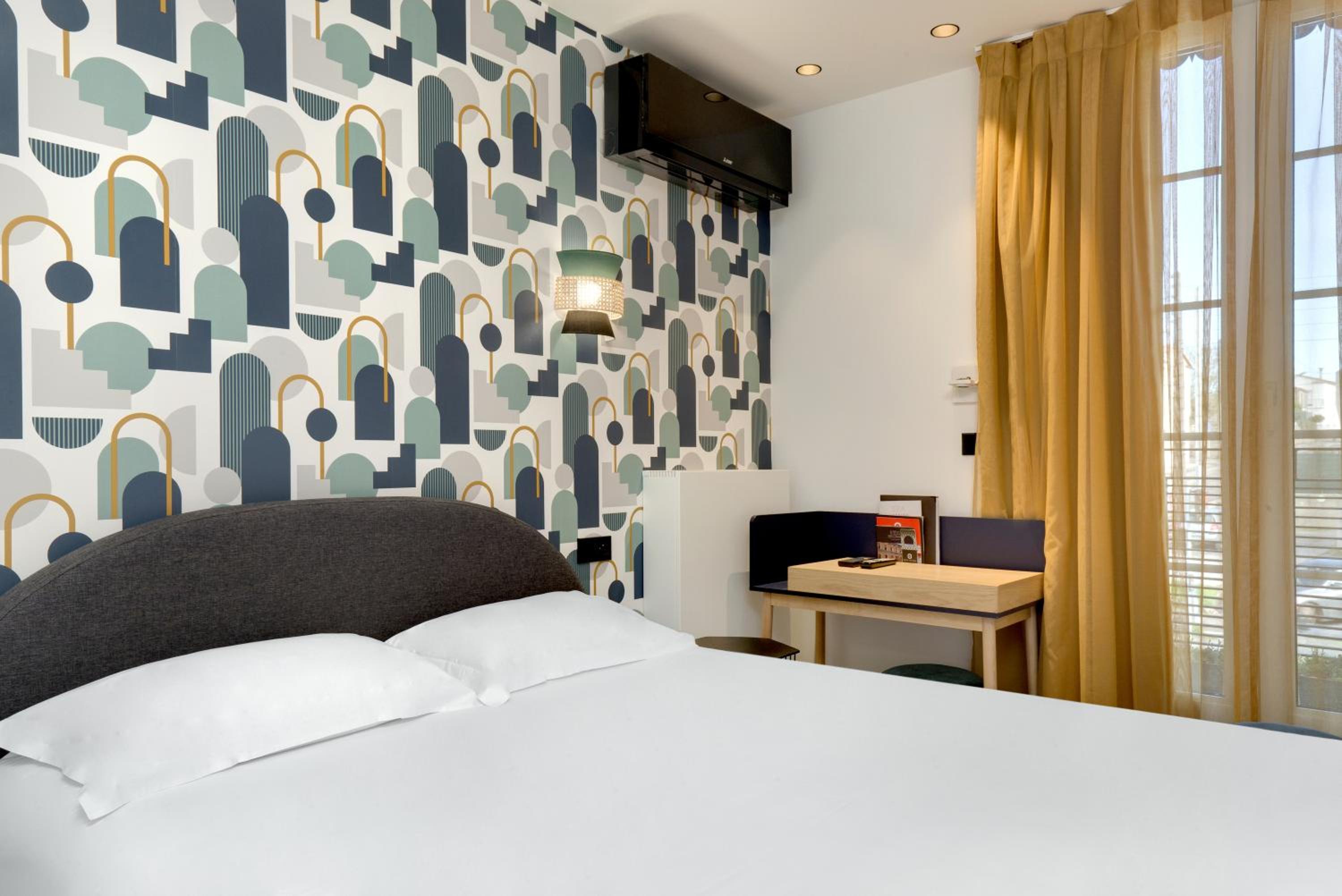 Deluxe Room - Photo 3