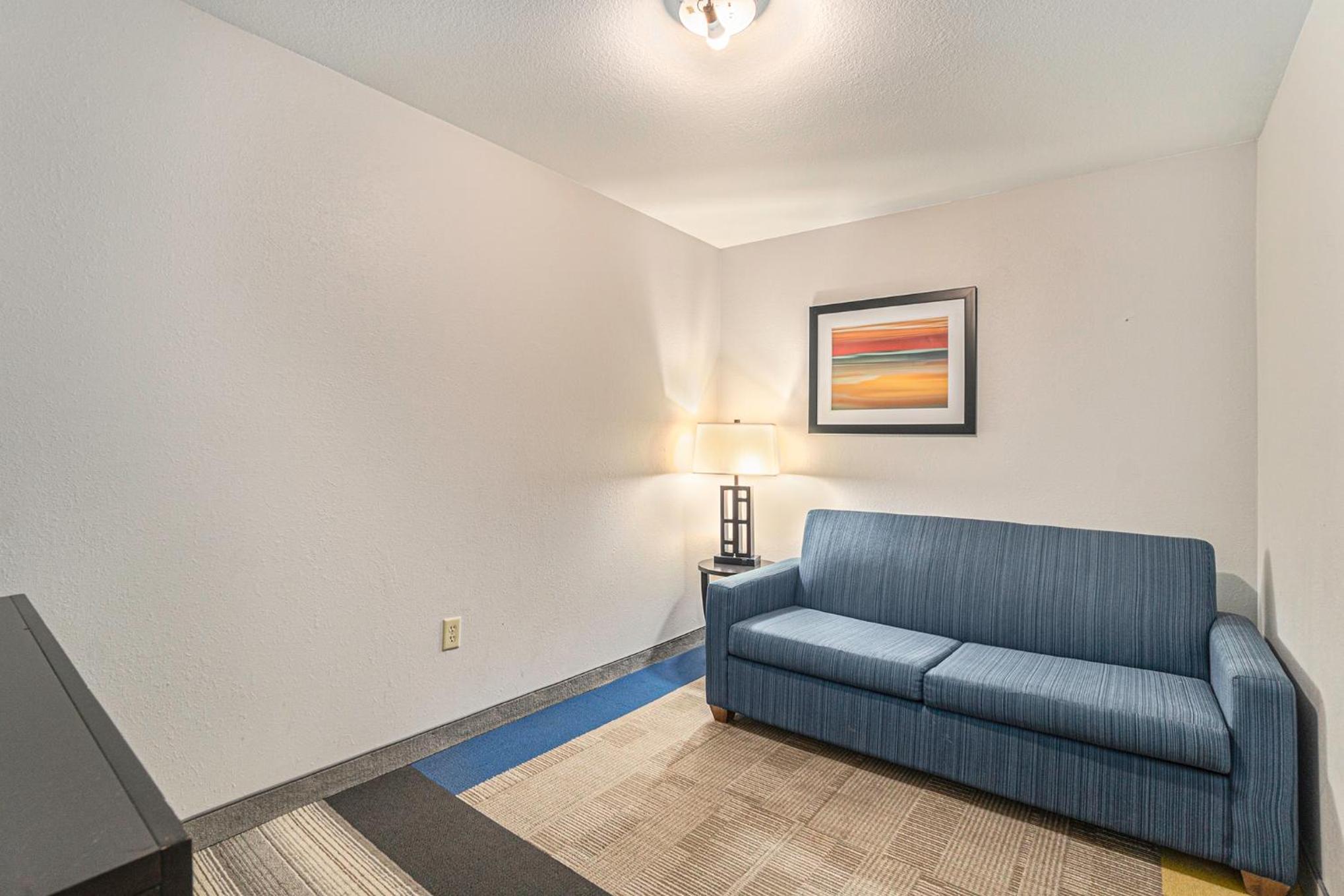2 Queen Beds-1 Bedroom Suite-non Smoking - Photo 3