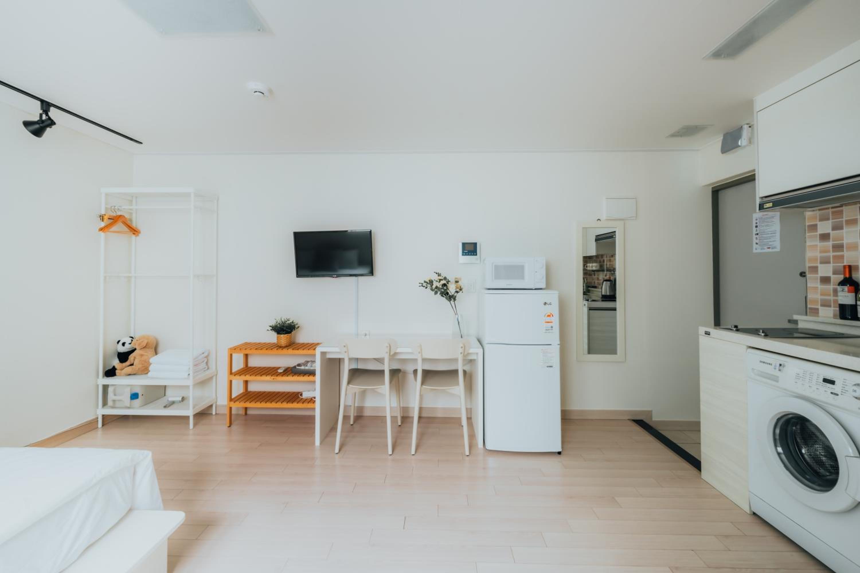 Double Room - Photo 7