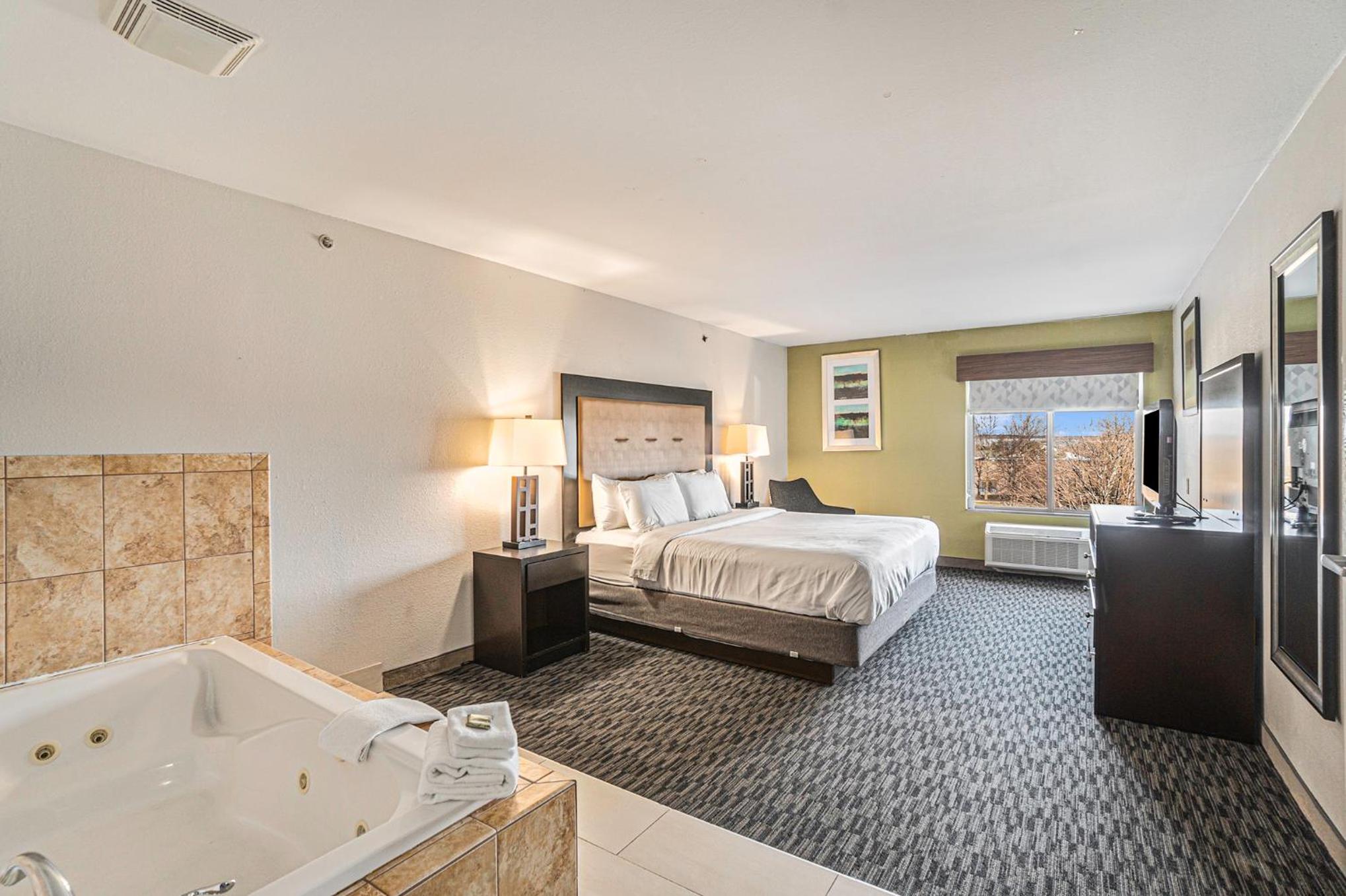 Triple Room with Whirlpool - Non Smoking - Photo 4