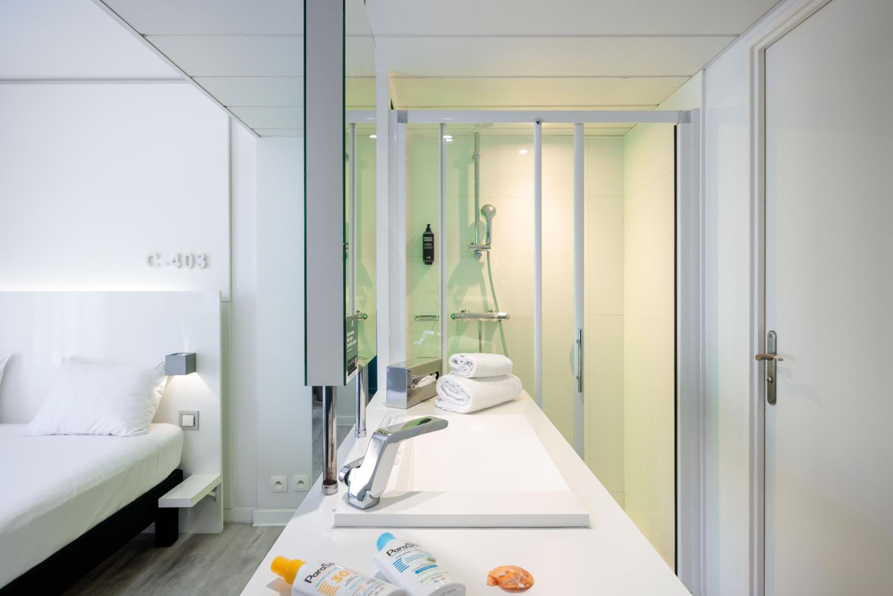 Classic Double Room - Photo 13