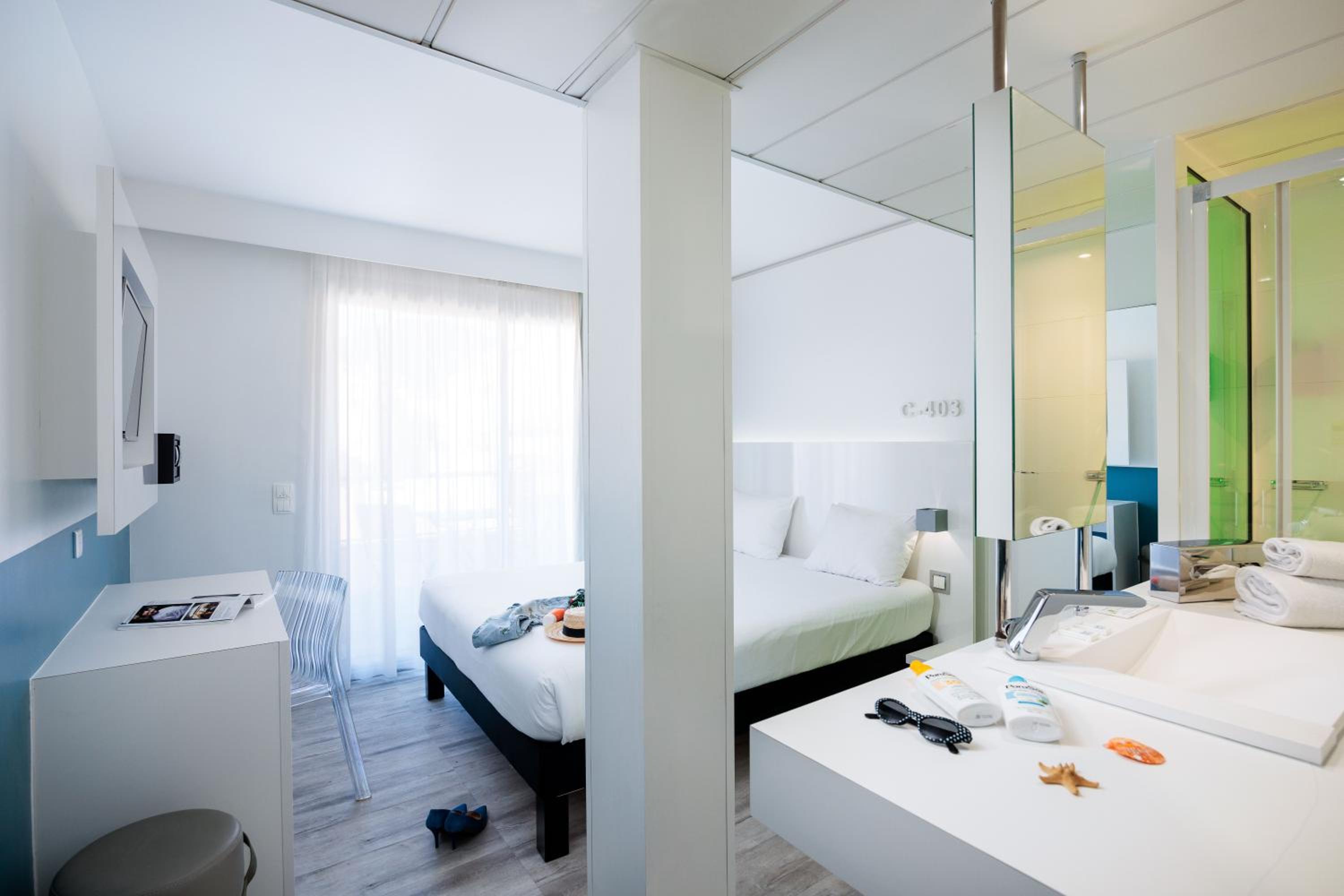 Classic Double Room - Photo 8