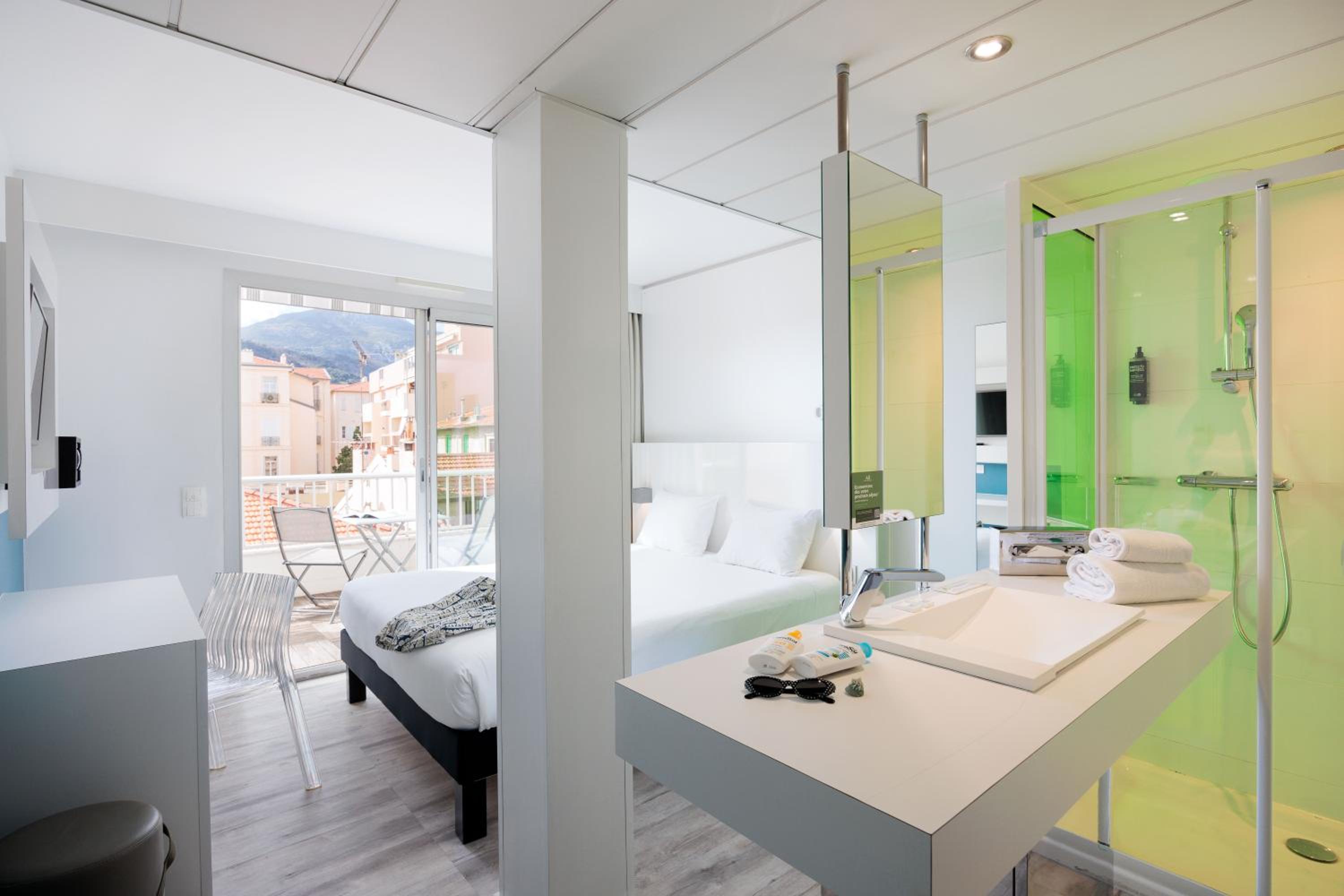 Classic Double Room - Photo 9