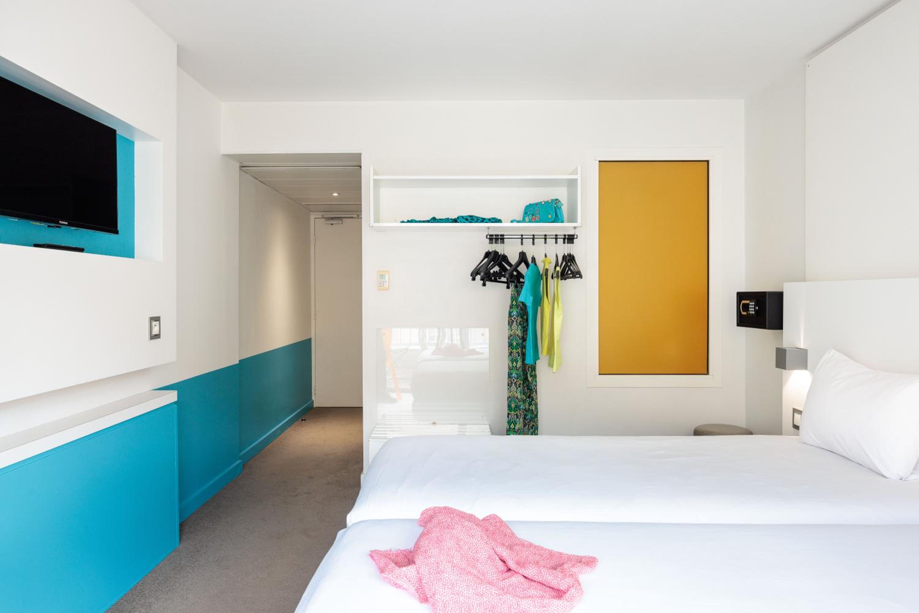 Twin Room - Photo 8
