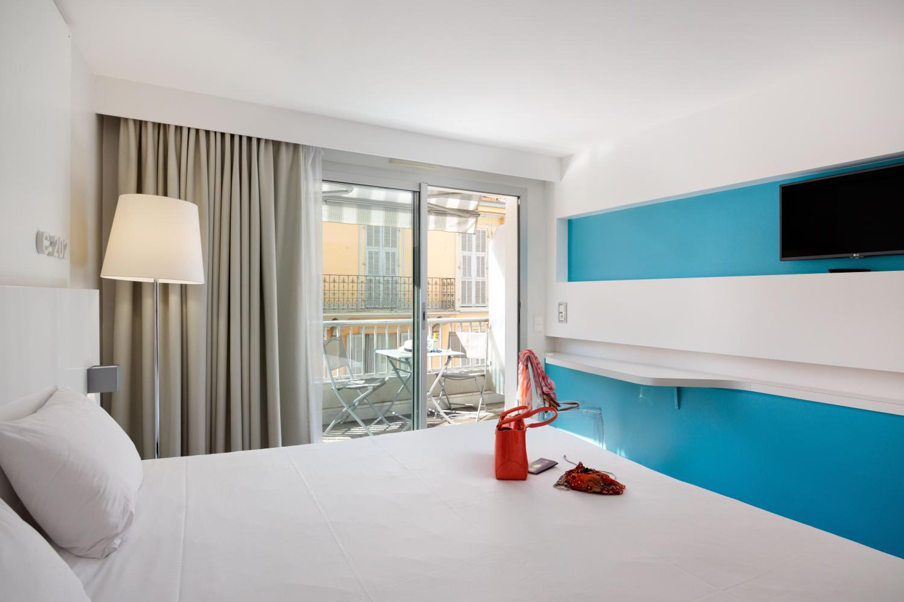 Twin Room - Photo 4